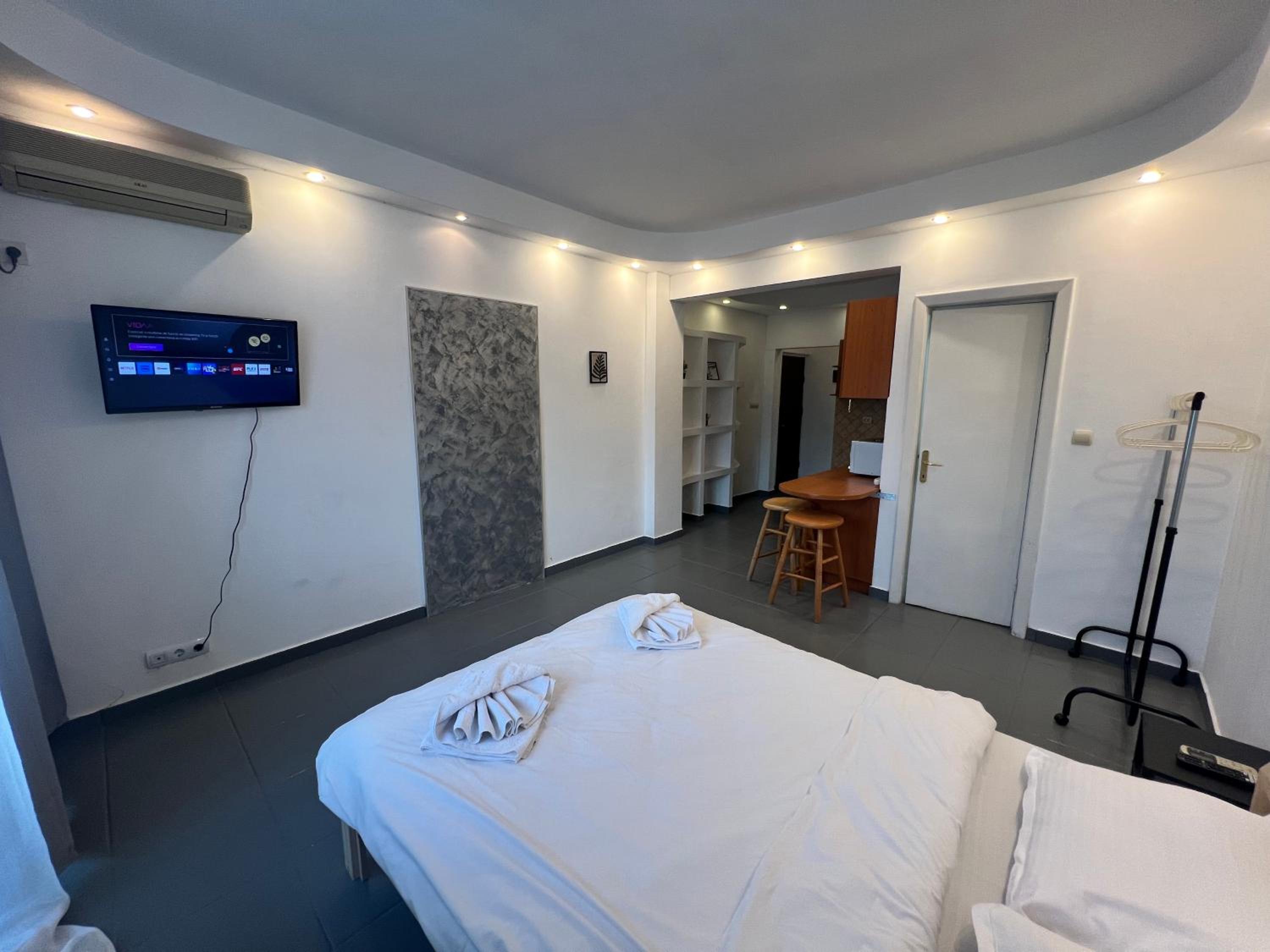 Prestigious Area Central Studio