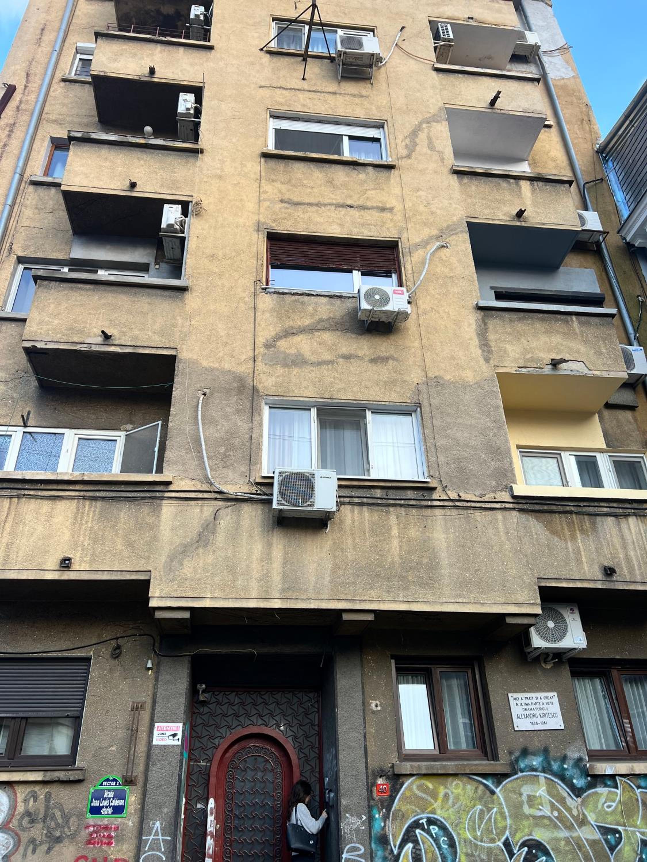 Prestigious Area Central Studio