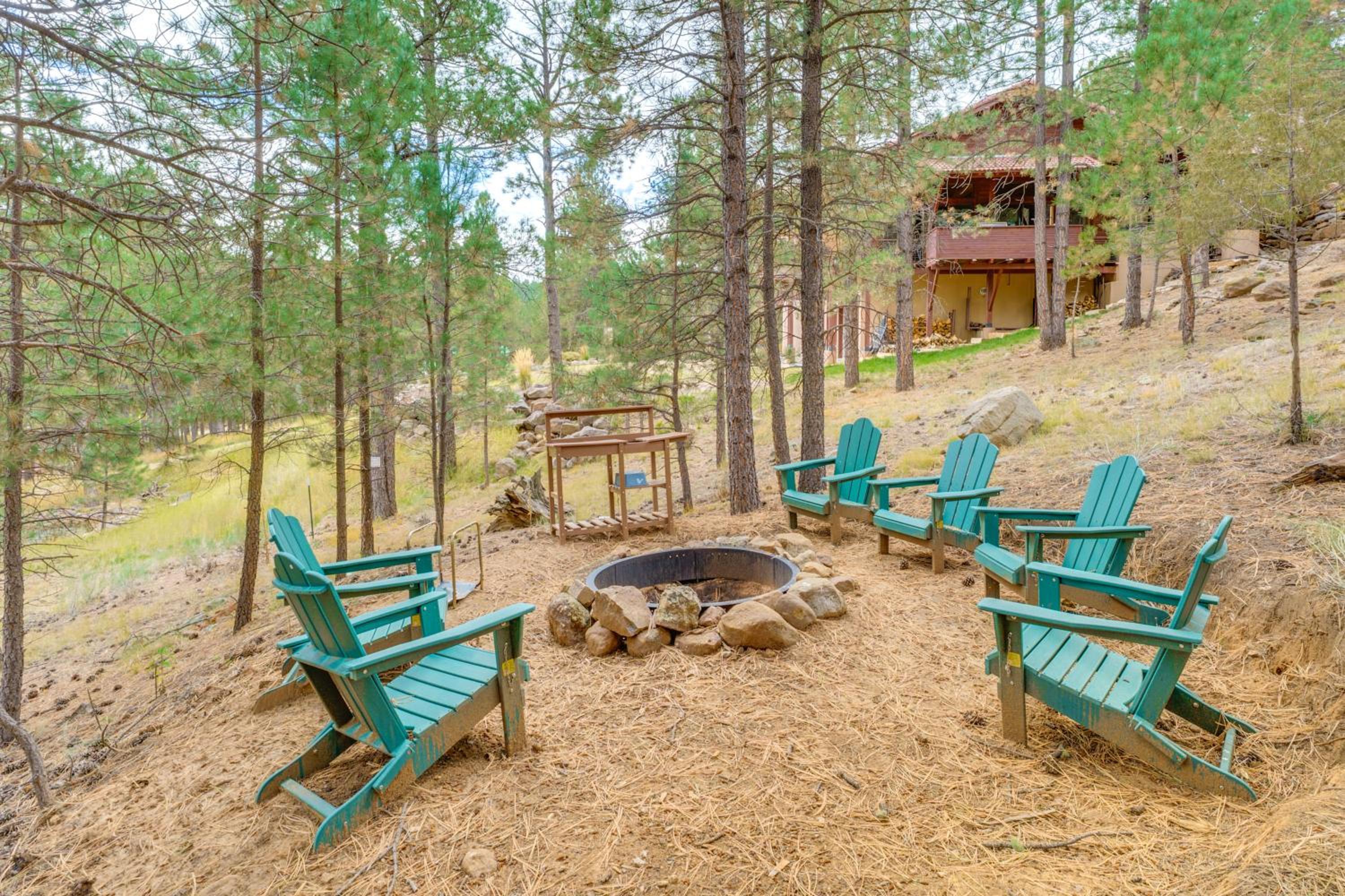 Luxury Home with Hot Tub and Mtn Views in Angel Fire!