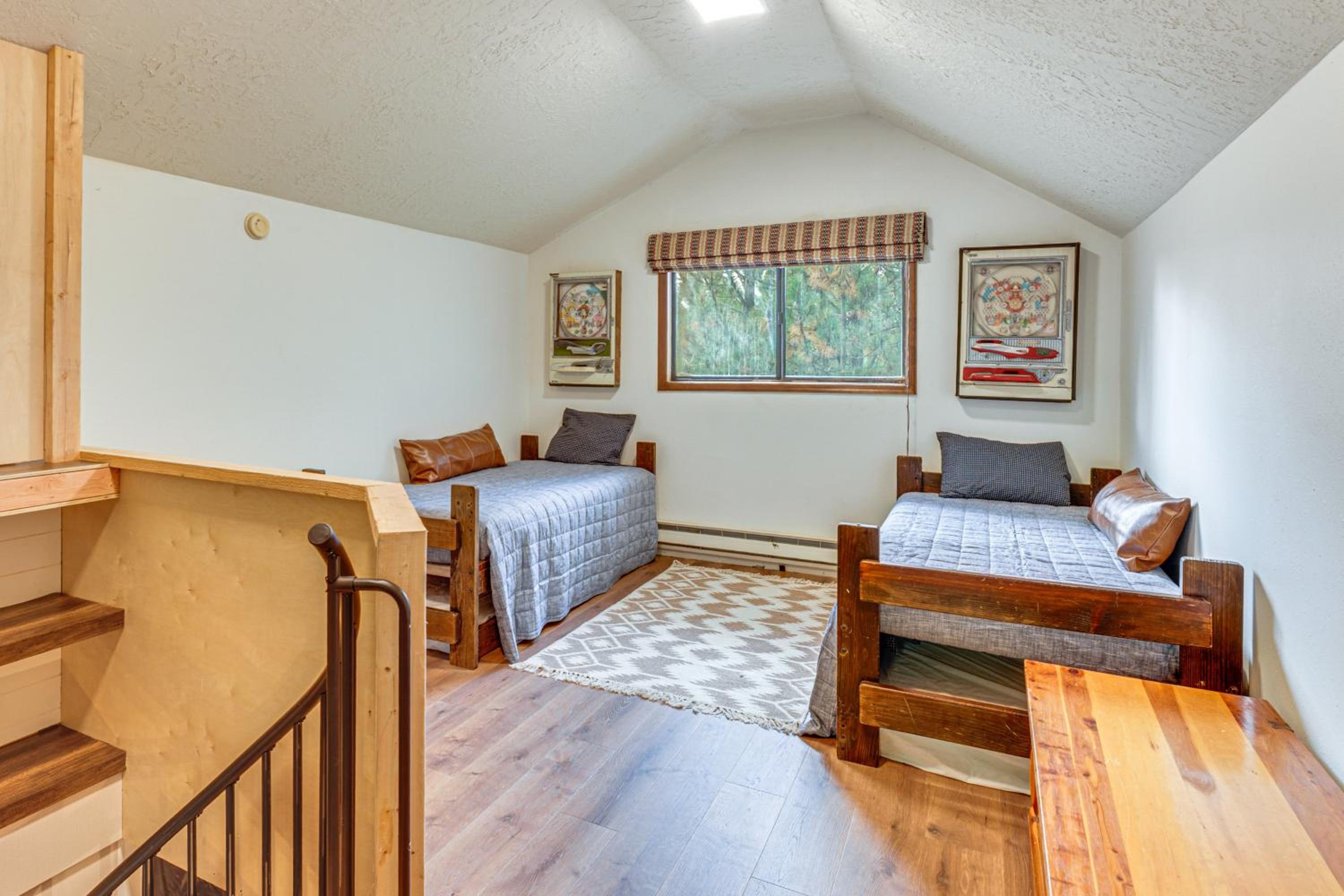 Luxury Home with Hot Tub and Mtn Views in Angel Fire!