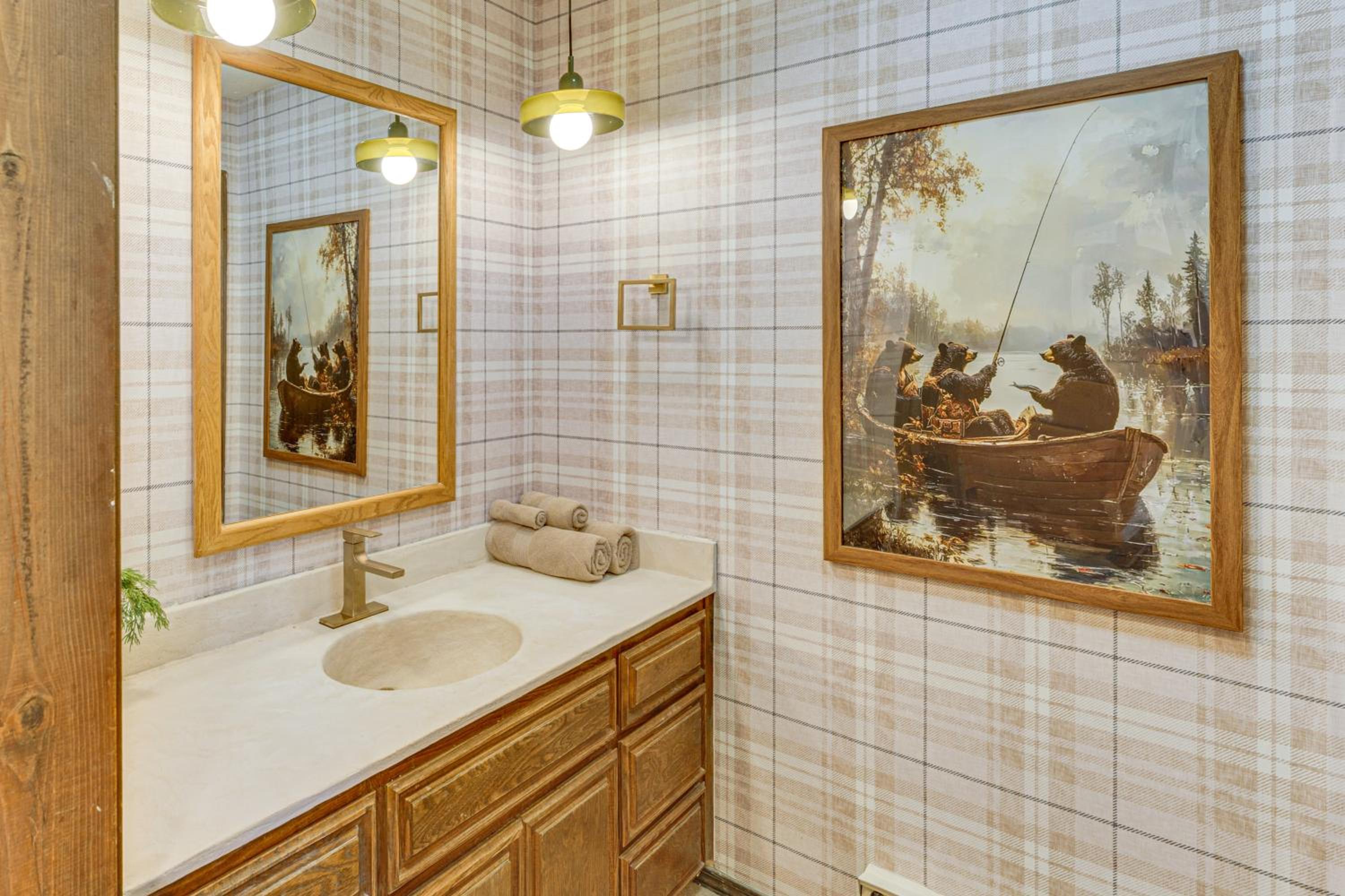 Luxury Home with Hot Tub and Mtn Views in Angel Fire!