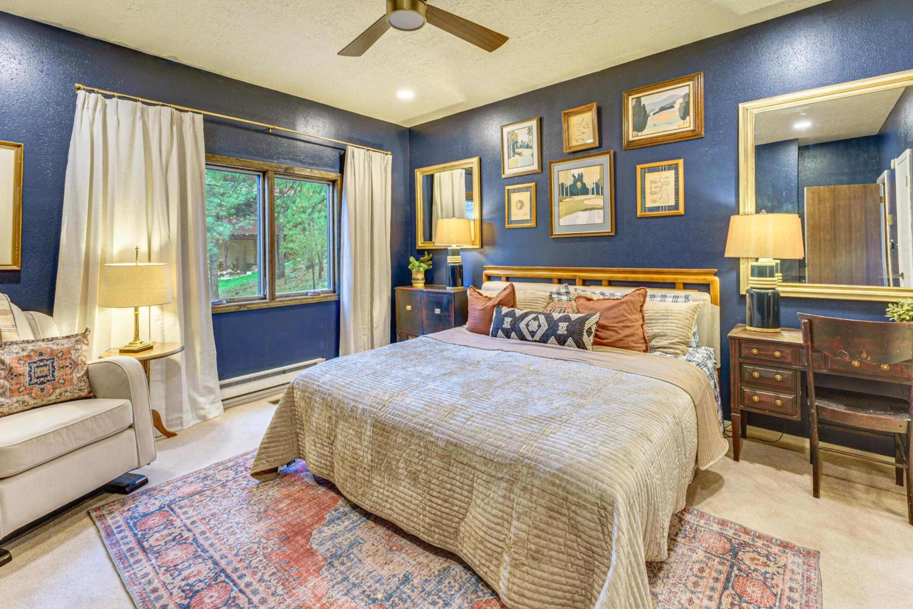 Luxury Home with Hot Tub and Mtn Views in Angel Fire!