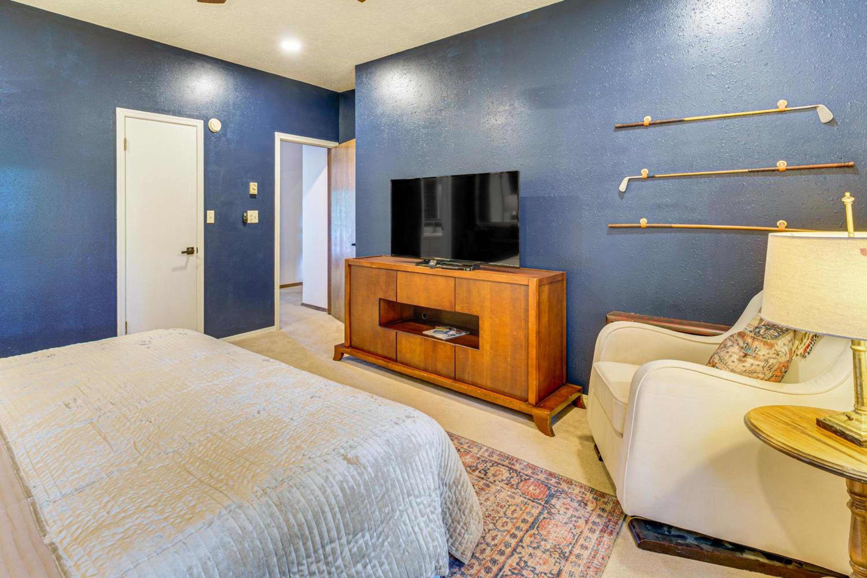 Luxury Home with Hot Tub and Mtn Views in Angel Fire!