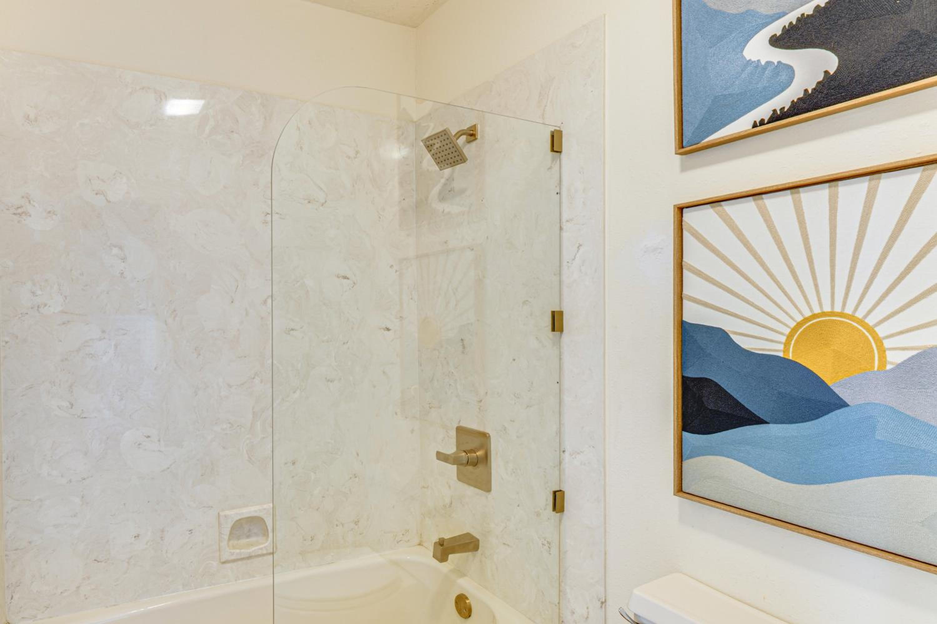 Luxury Home with Hot Tub and Mtn Views in Angel Fire!