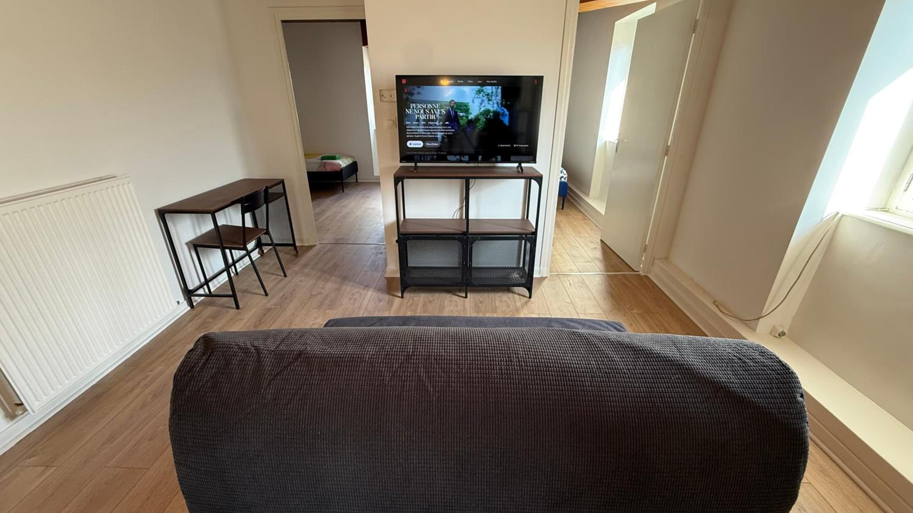 27 CHIC & COSY NOIRETABLE F2 55m2 WIFI SMART TV NETFLIX