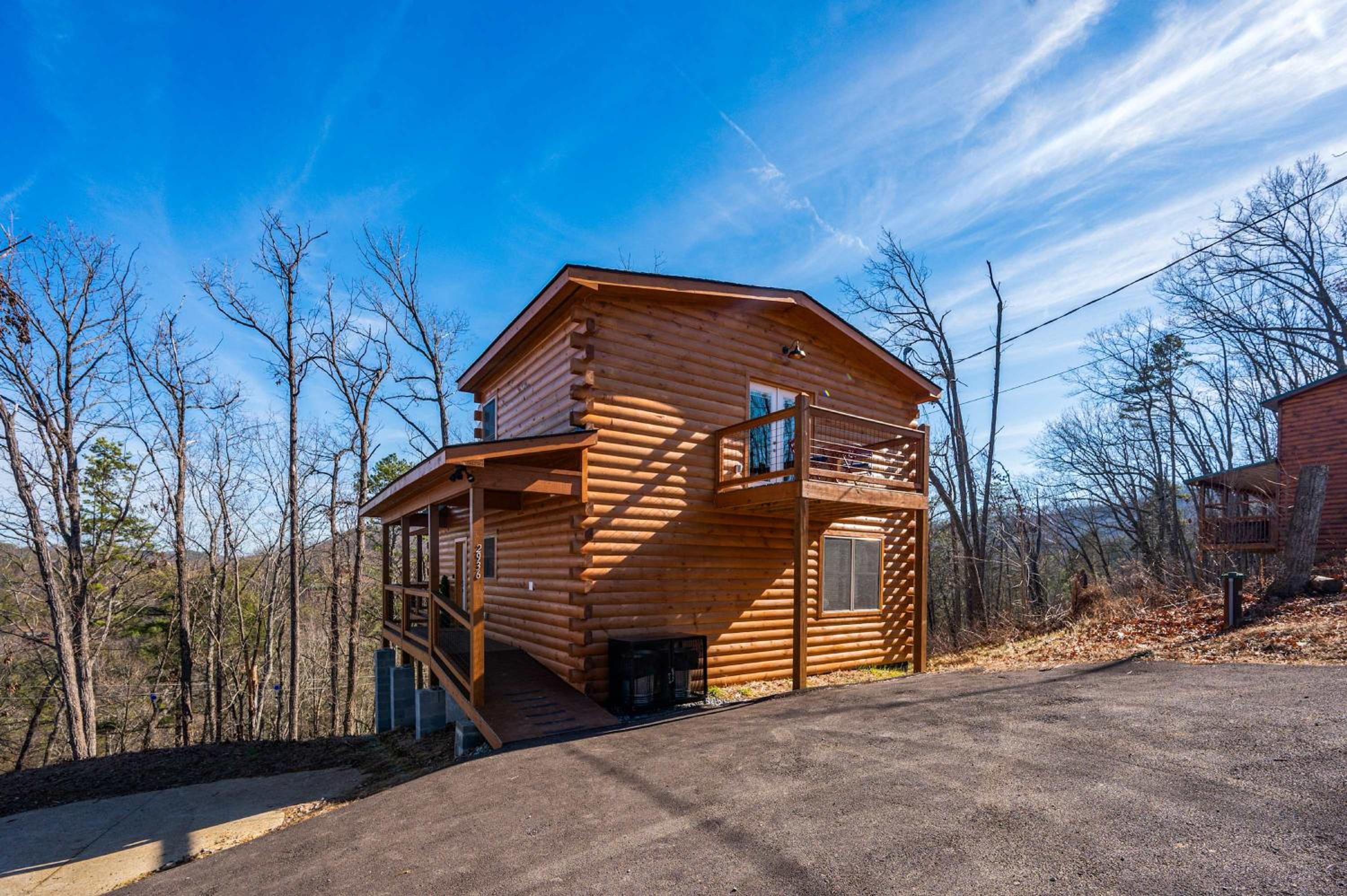 Luxury Cabin with Hot Tub and Resort Access