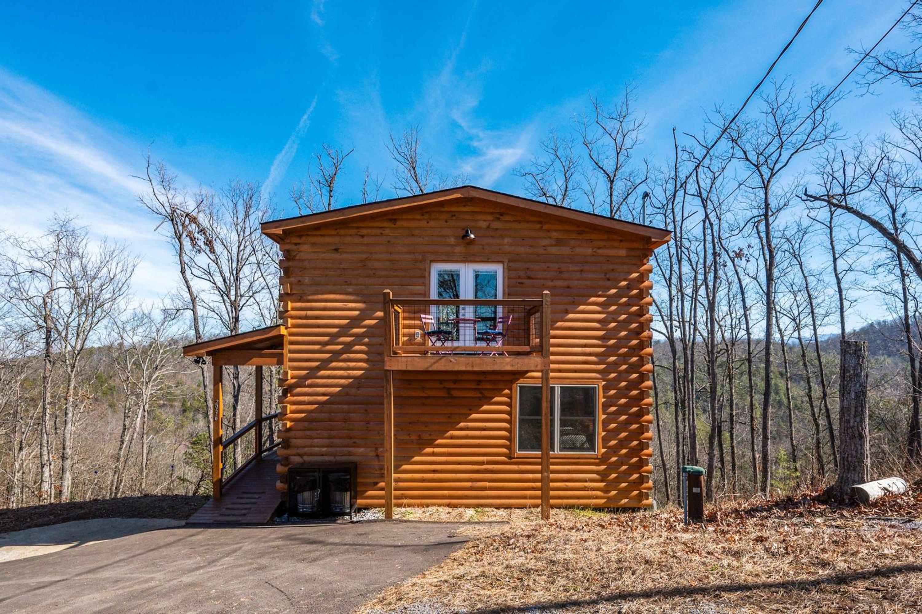 Luxury Cabin with Hot Tub and Resort Access