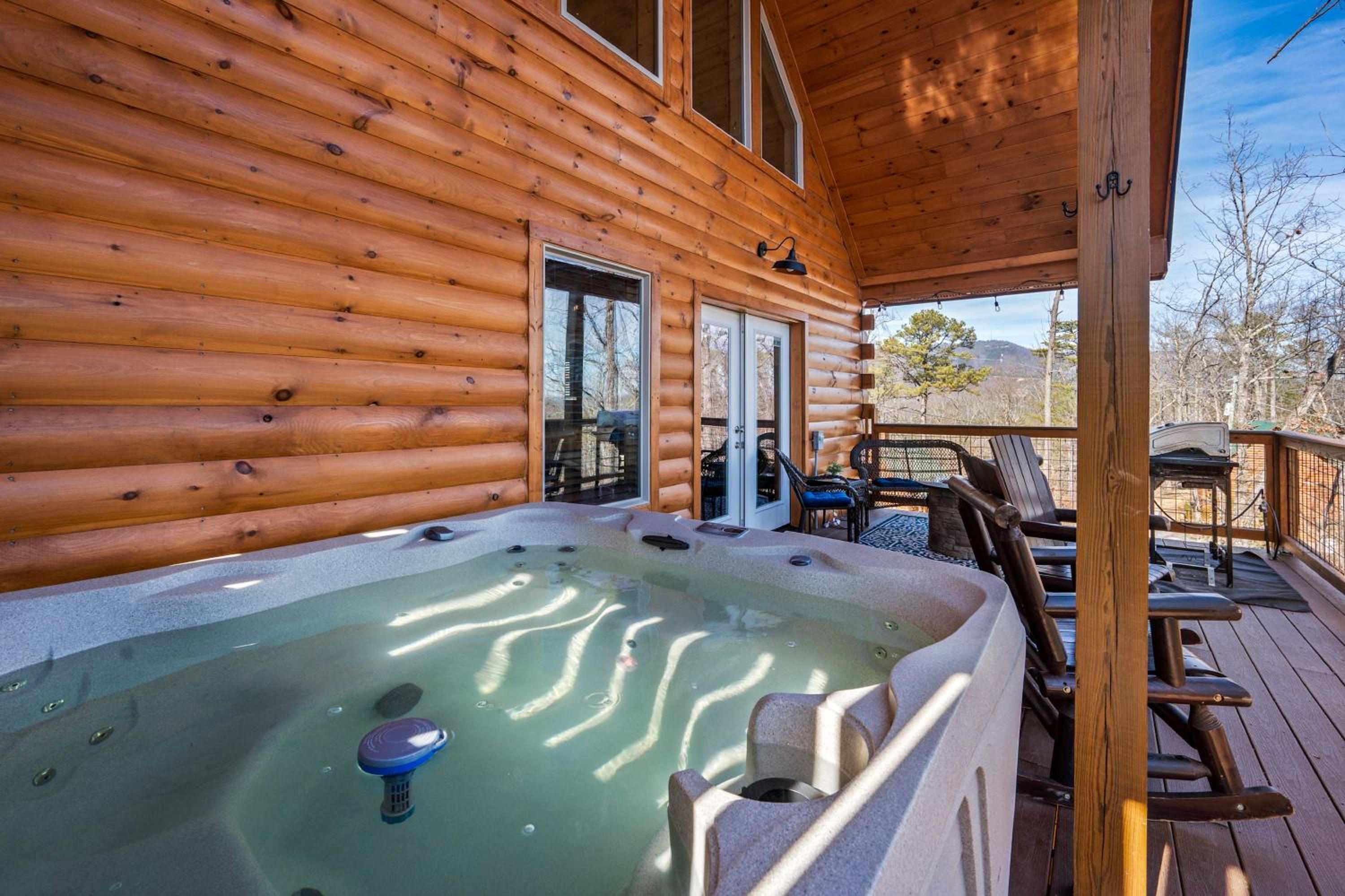 Luxury Cabin with Hot Tub and Resort Access