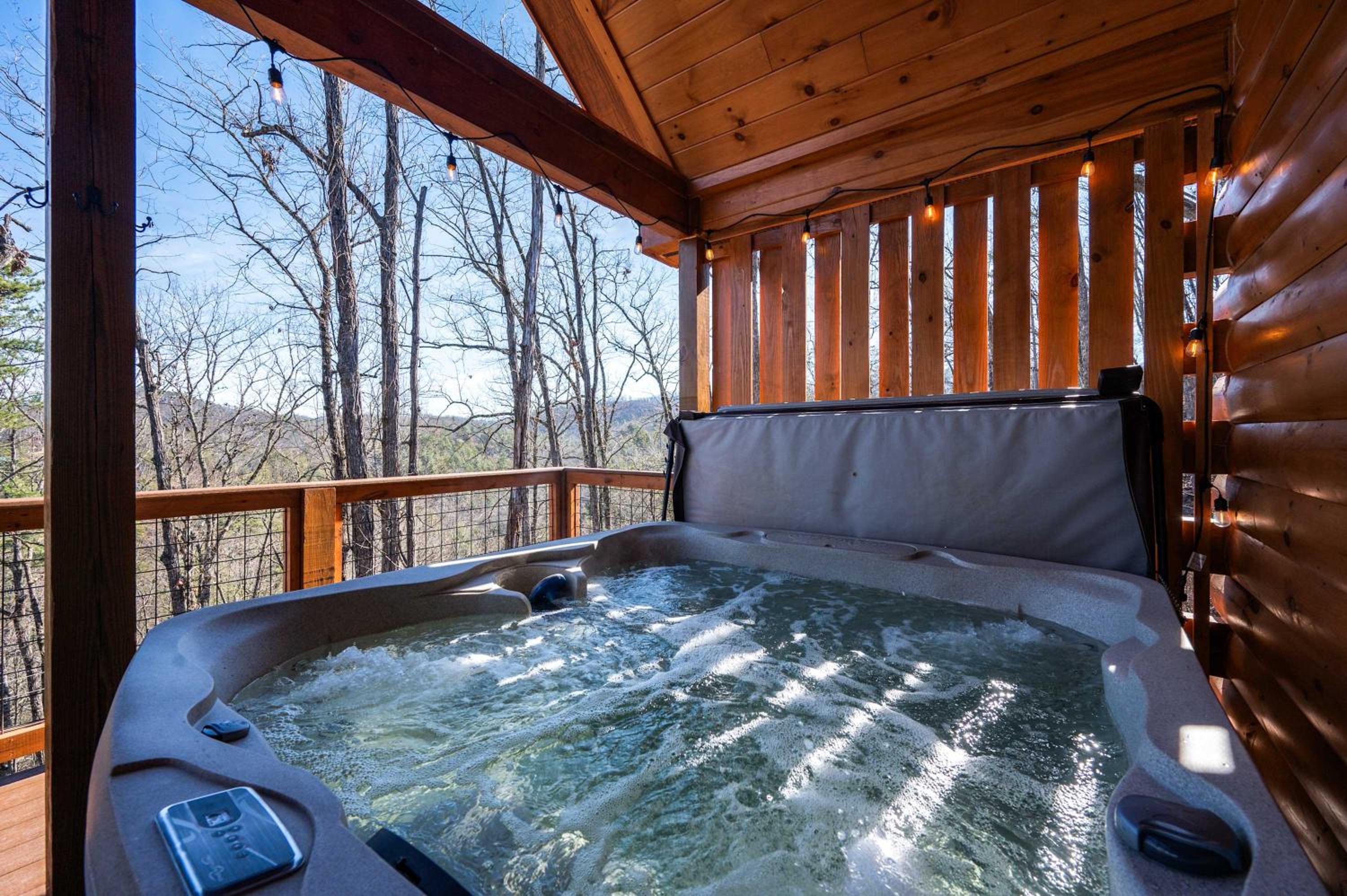 Luxury Cabin with Hot Tub and Resort Access