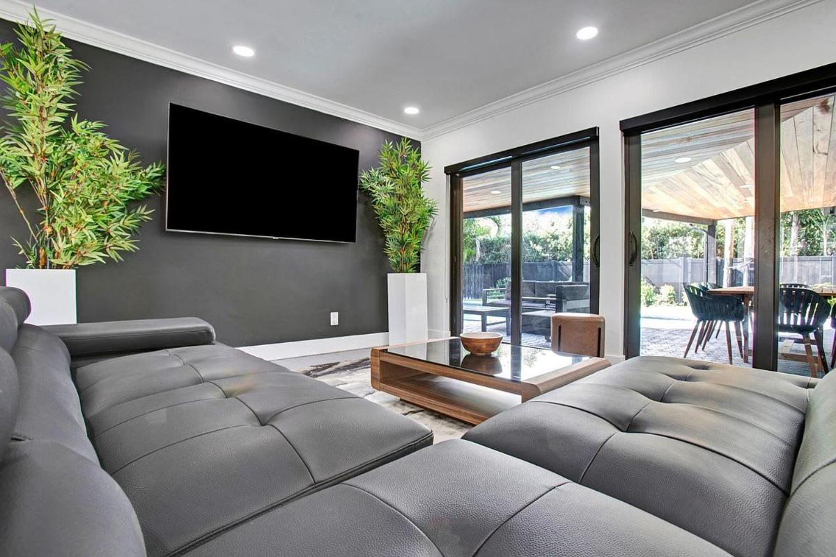 Coral Lane by Rove Travel - Home with Pool & BBQ