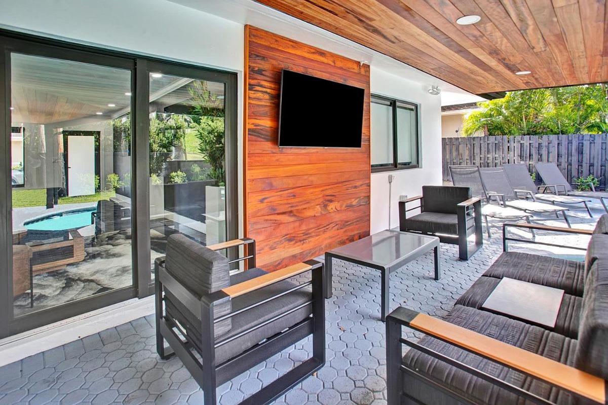Coral Lane by Rove Travel - Home with Pool & BBQ
