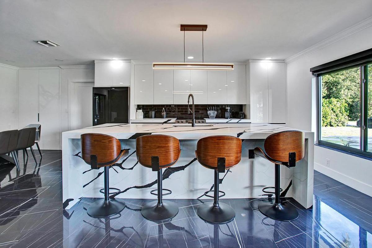 Coral Lane by Rove Travel - Home with Pool & BBQ