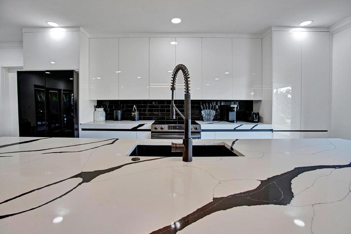 Coral Lane by Rove Travel - Home with Pool & BBQ