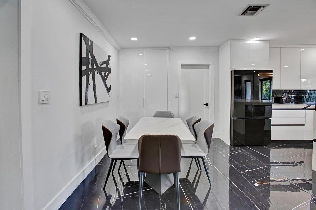Coral Lane by Rove Travel - Home with Pool & BBQ