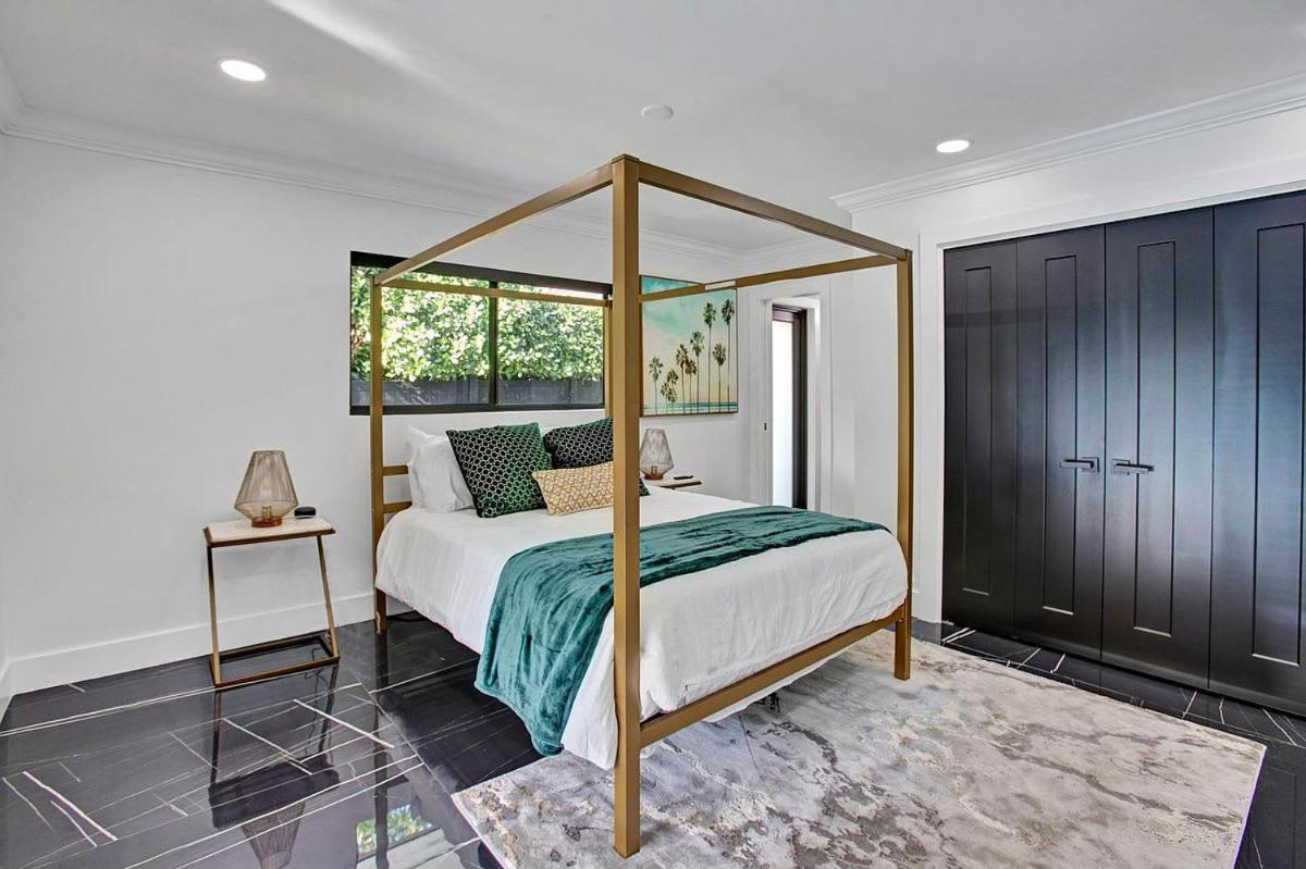 Coral Lane by Rove Travel - Home with Pool & BBQ