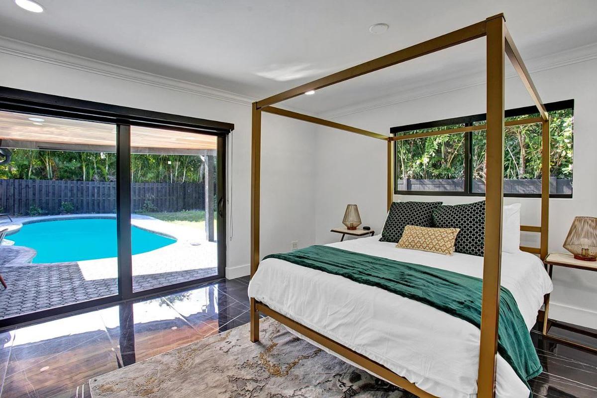 Coral Lane by Rove Travel - Home with Pool & BBQ