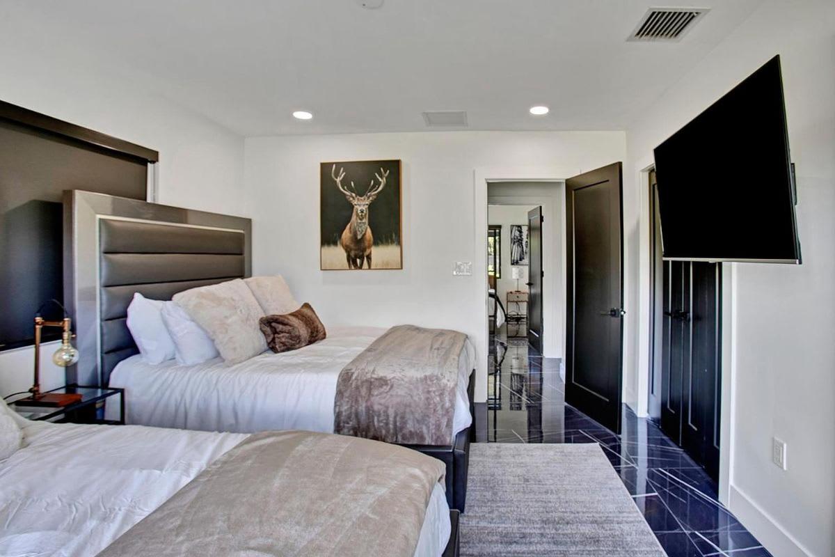 Coral Lane by Rove Travel - Home with Pool & BBQ