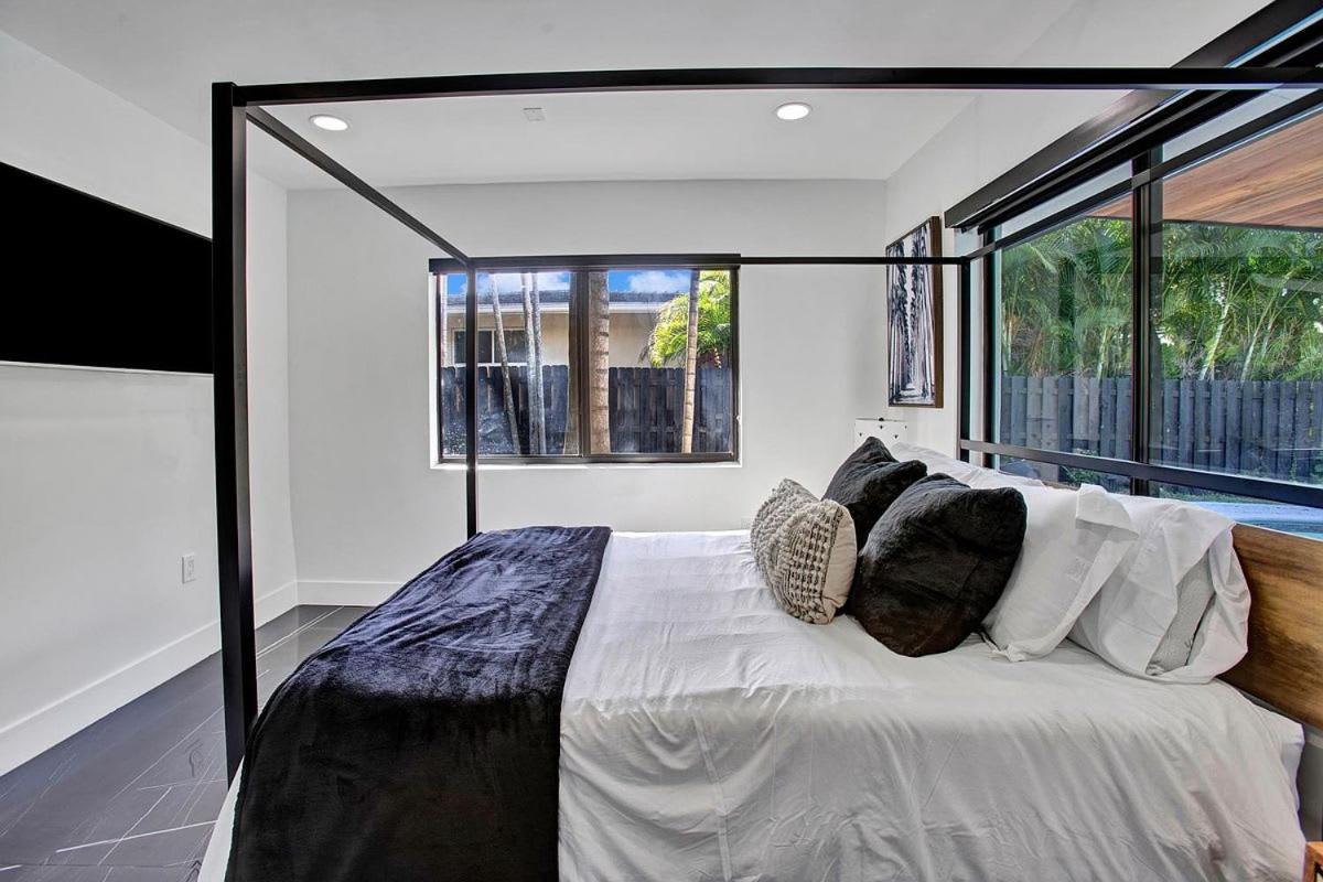 Coral Lane by Rove Travel - Home with Pool & BBQ