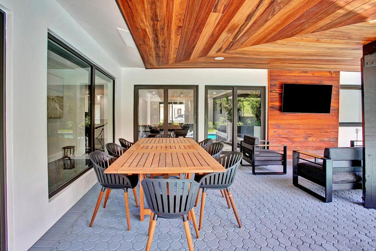 Coral Lane by Rove Travel - Home with Pool & BBQ