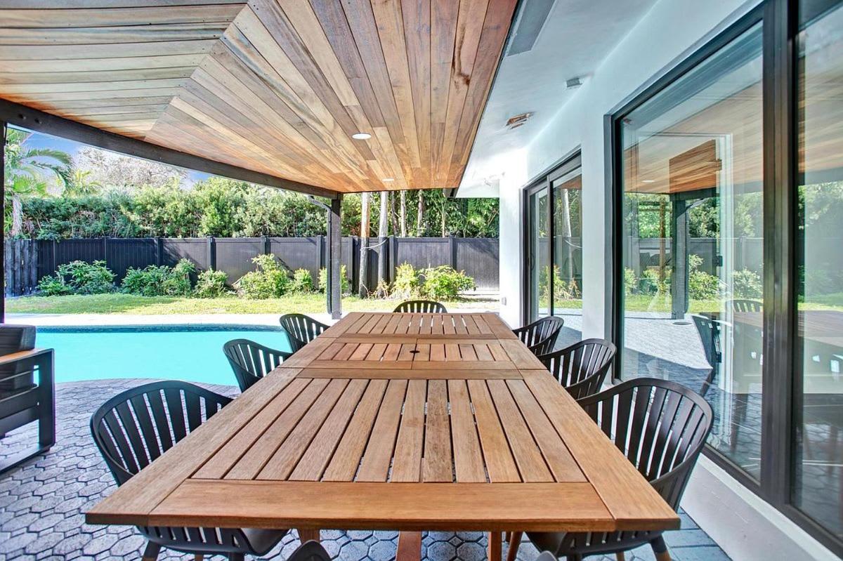 Coral Lane by Rove Travel - Home with Pool & BBQ