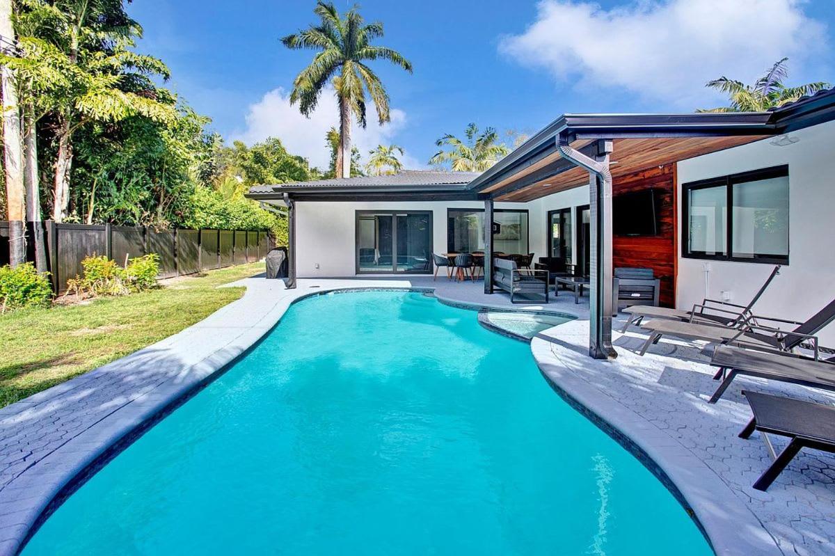 Coral Lane by Rove Travel - Home with Pool & BBQ
