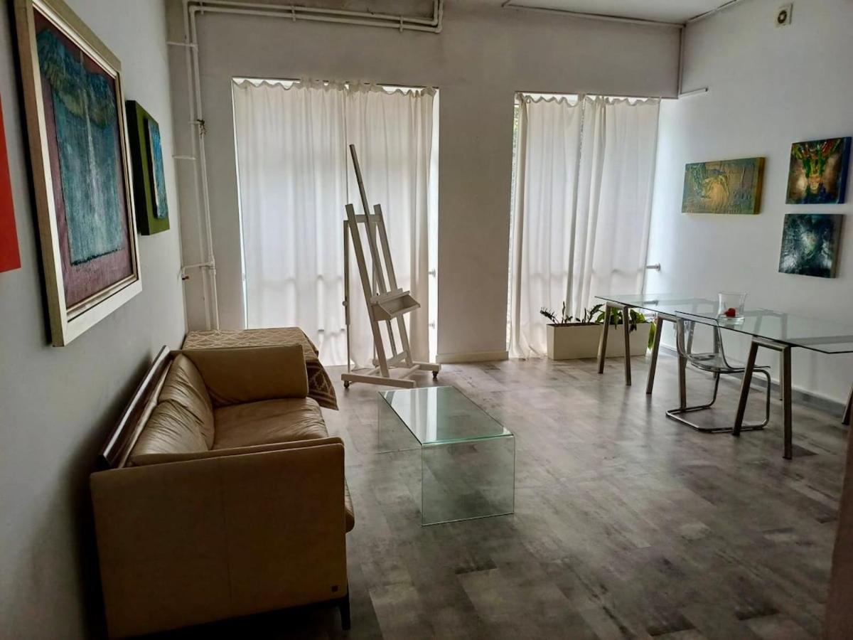 Stay, Work, Meet in Creative Space in Centrum