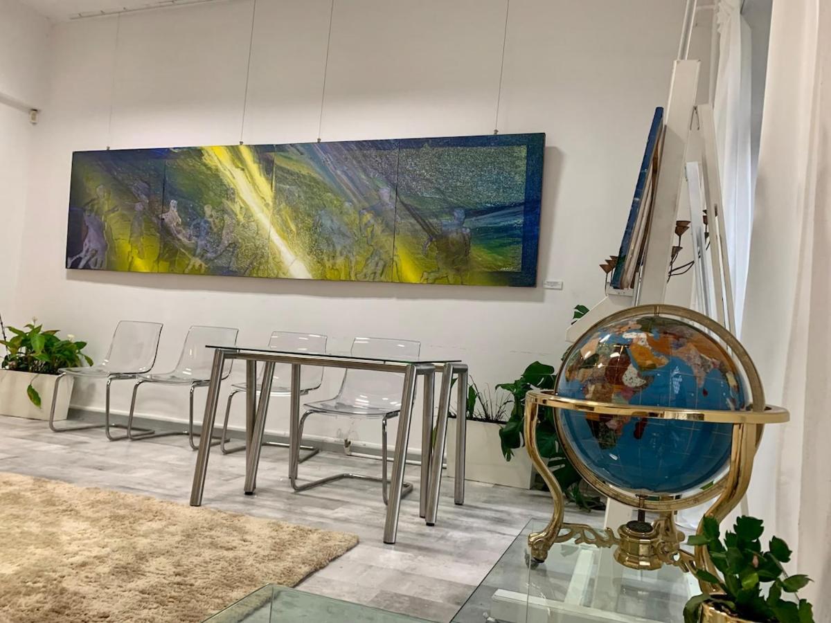 Stay, Work, Meet in Creative Space in Centrum