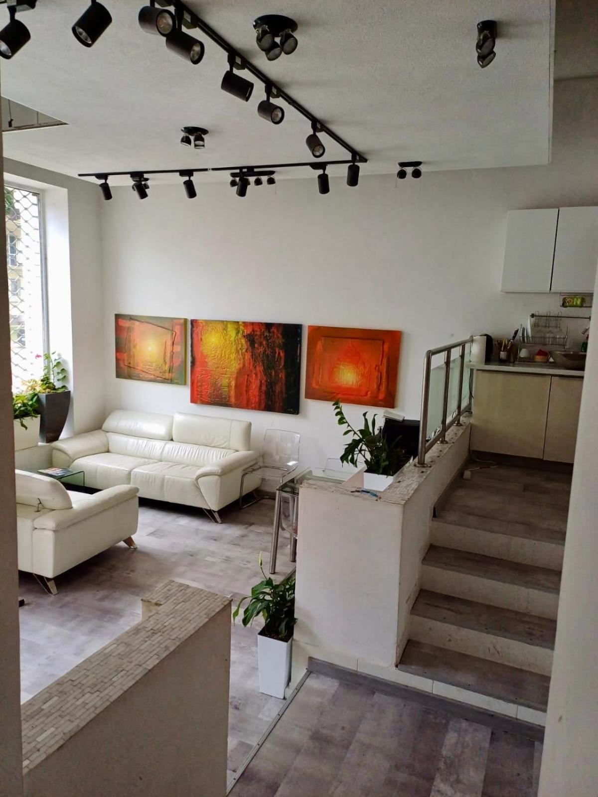 Stay, Work, Meet in Creative Space in Centrum