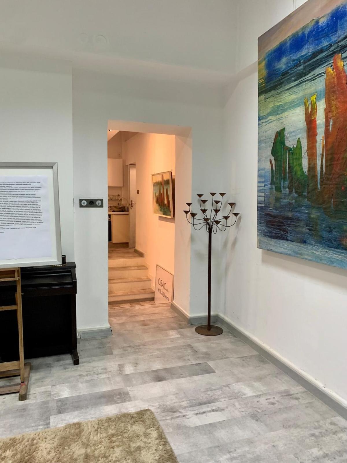 Stay, Work, Meet in Creative Space in Centrum