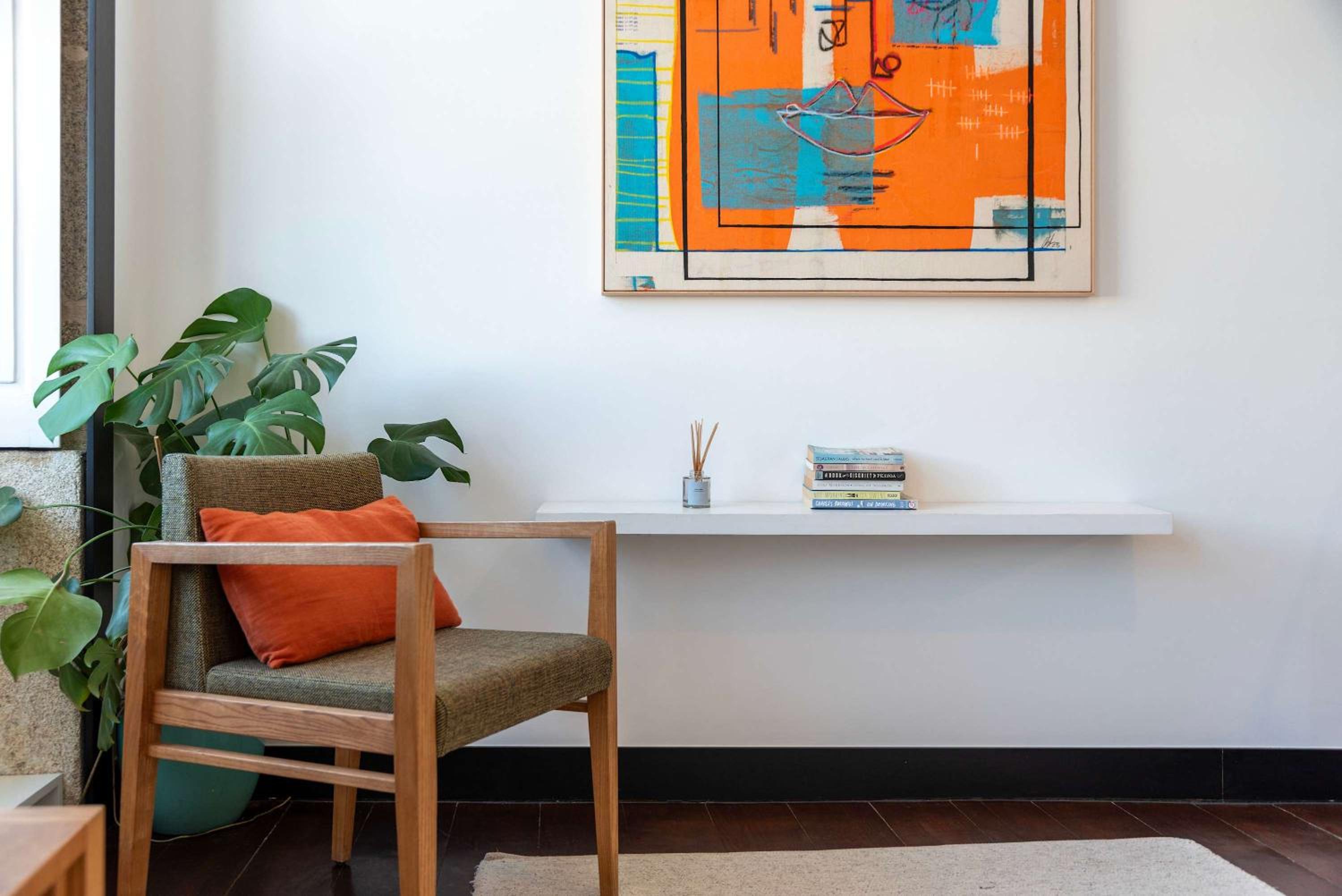 Large Studio with City Views