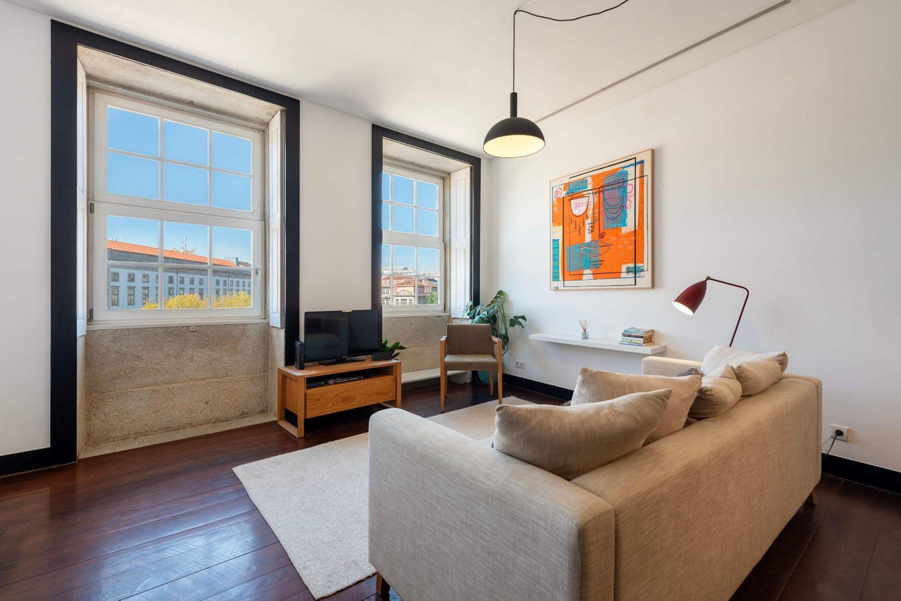 Large Studio with City Views