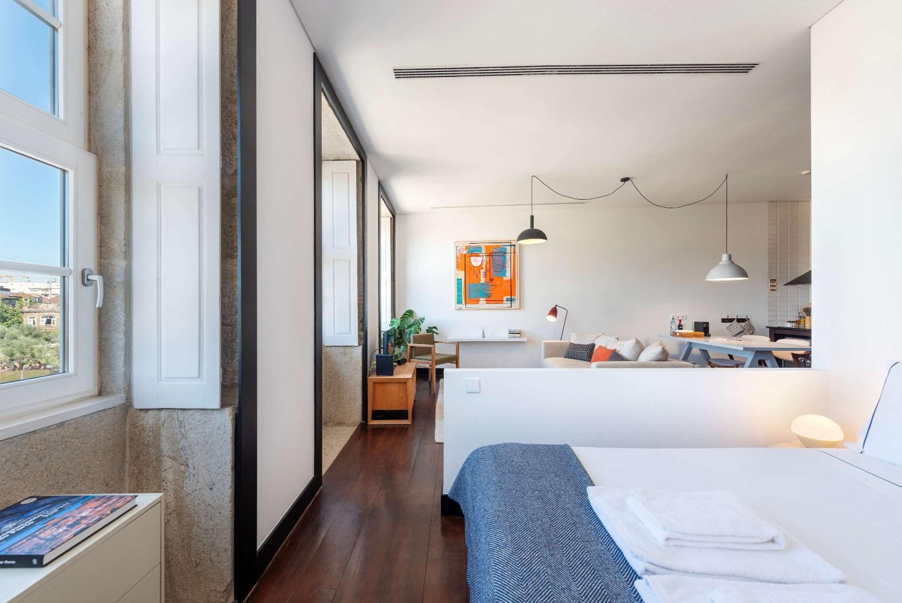 Large Studio with City Views