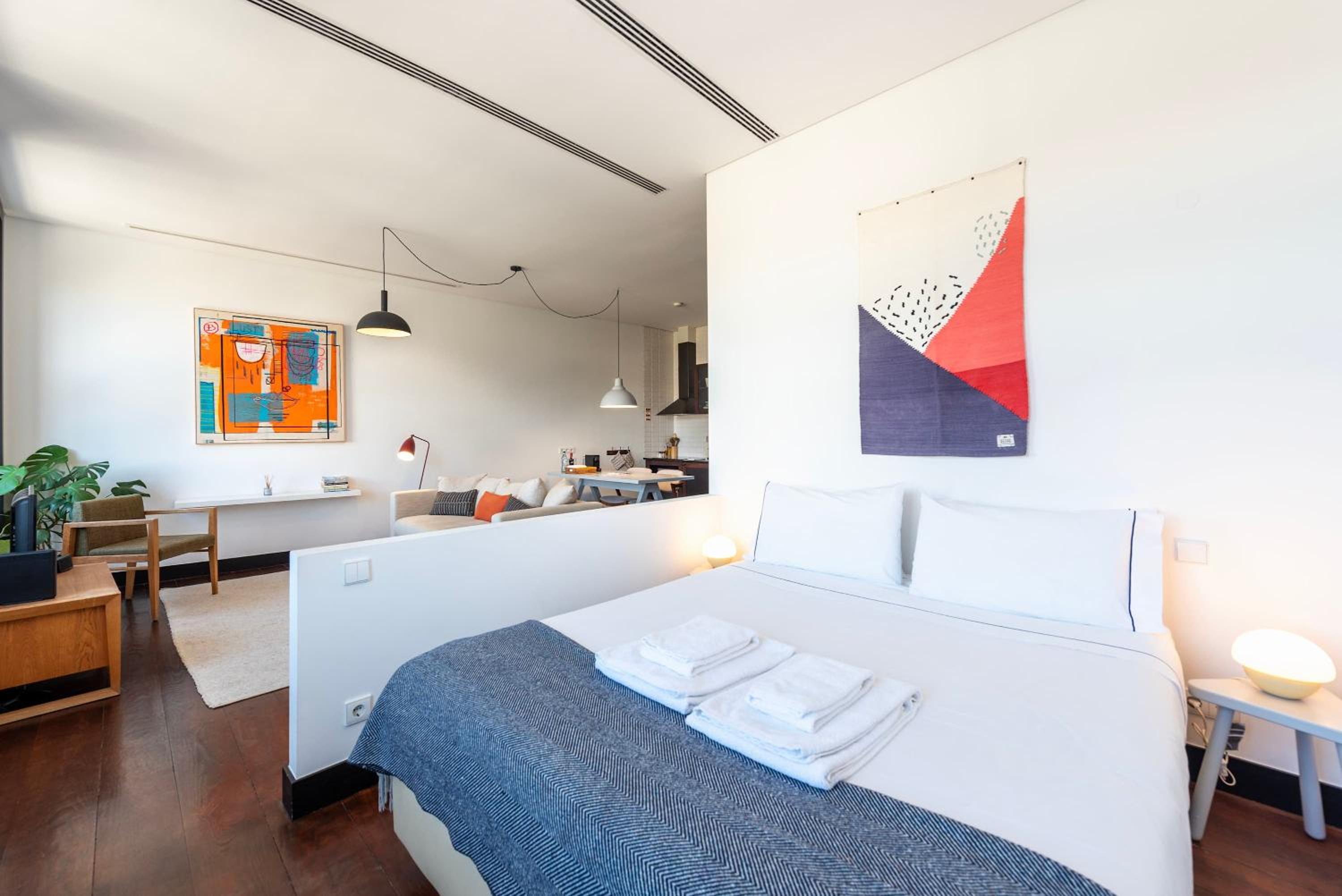 Large Studio with City Views