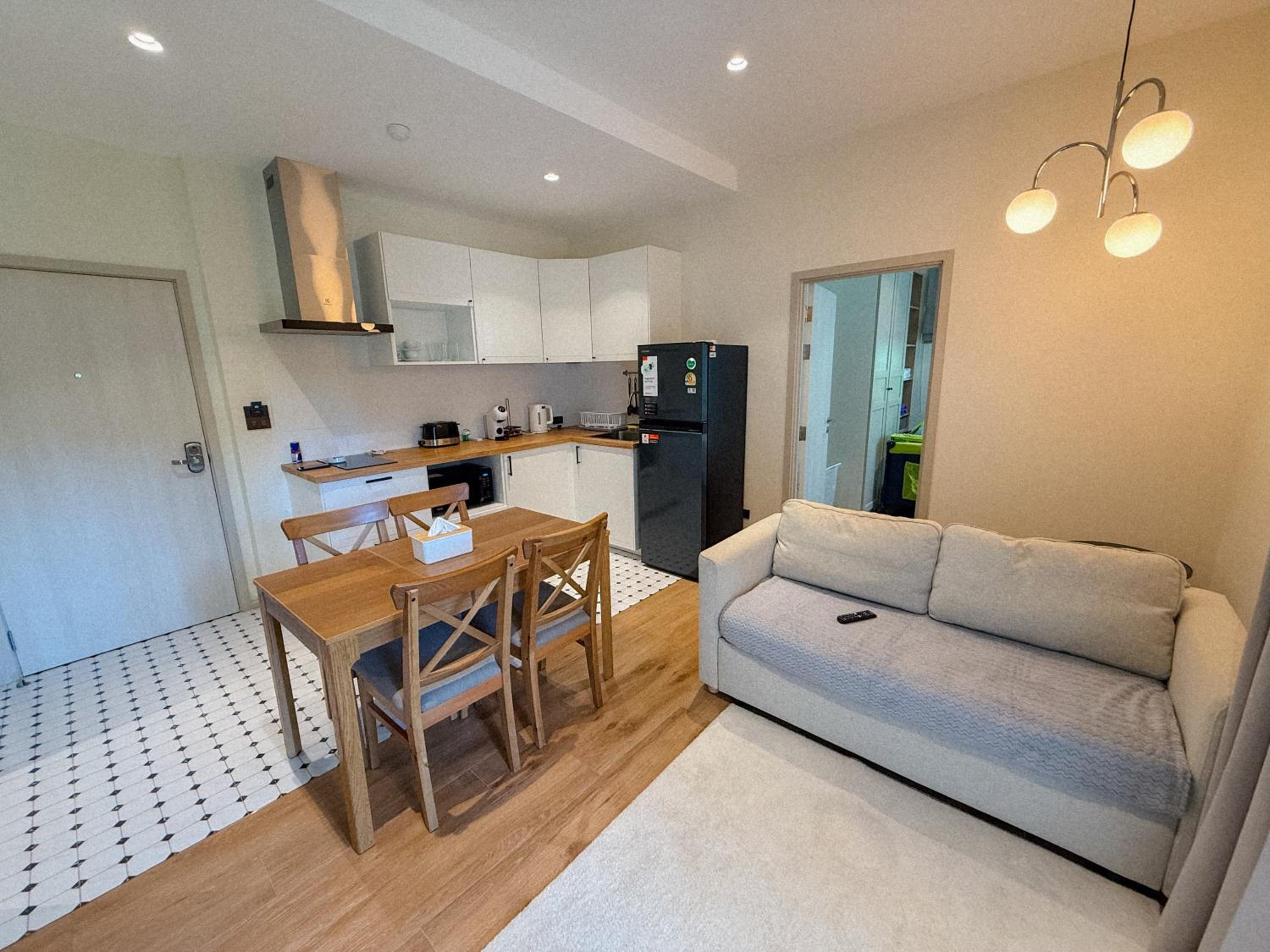 FAMILY HOMES Halo - Brand New 2BDRM Poolside Apartment