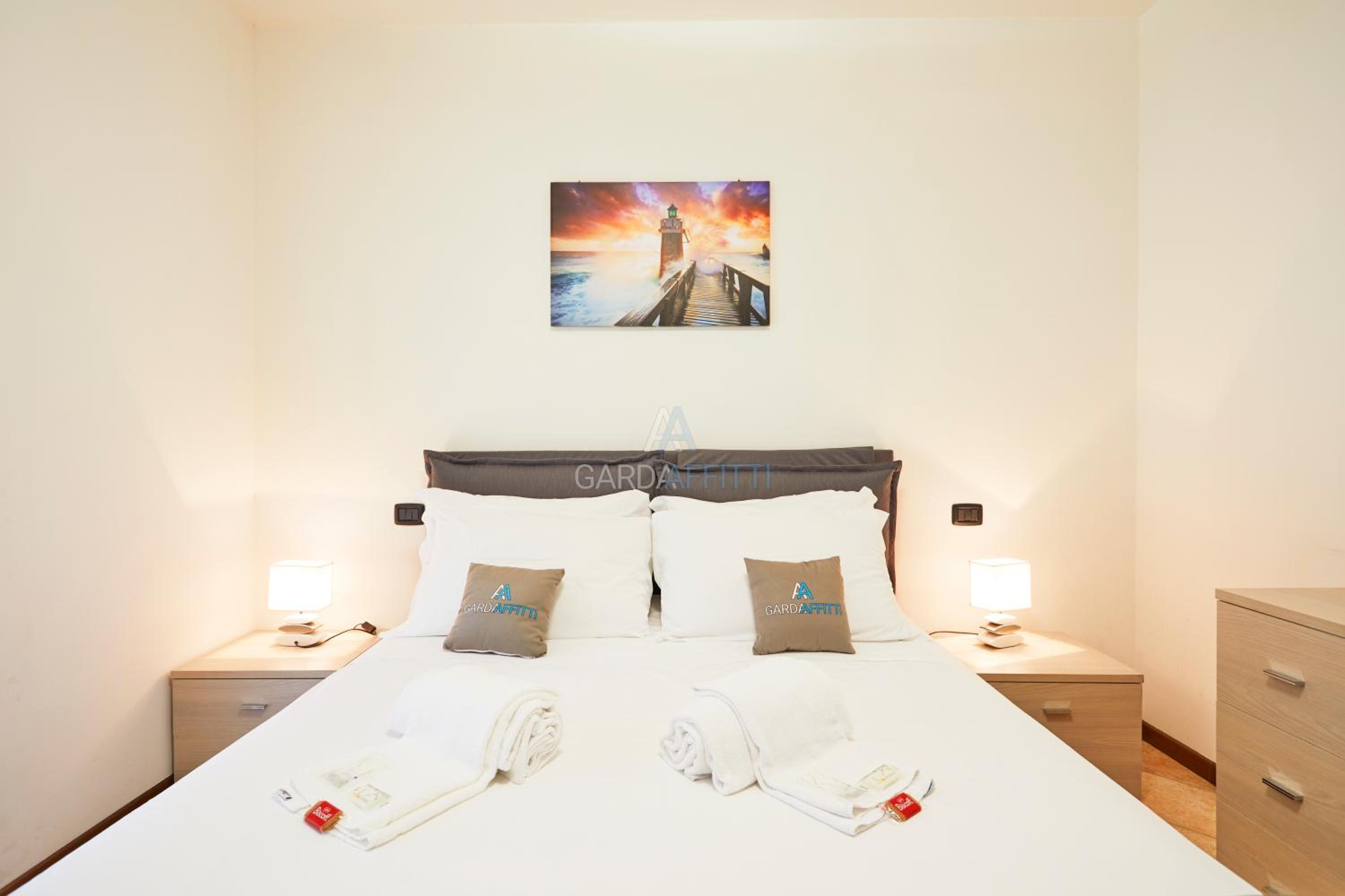 Praga Apartment - Relax in piscina a Sirmione