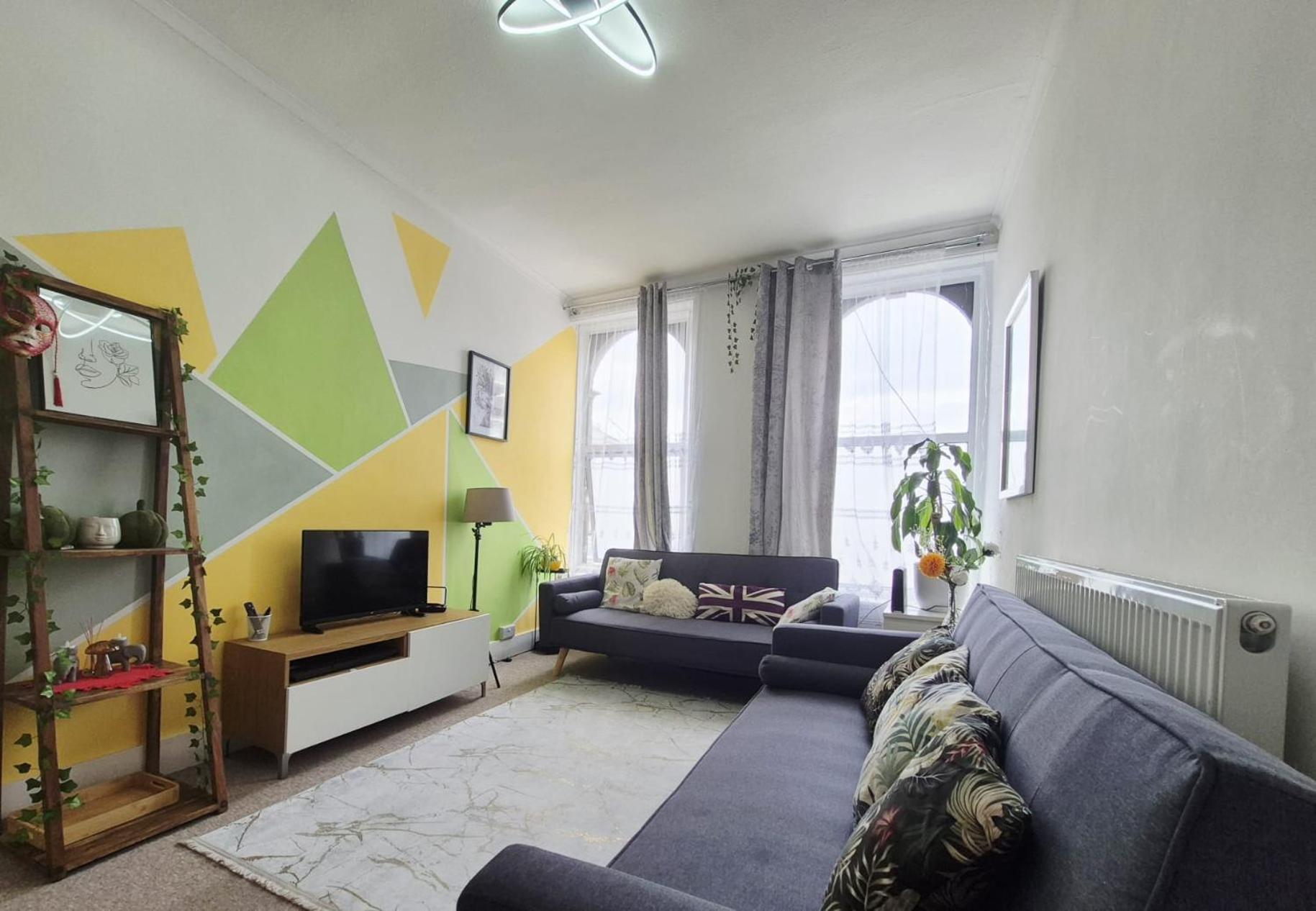 Turnpike lane Flat - Stylish and Bright Flat in North London N8 - 5 mins from Piccadilly line station