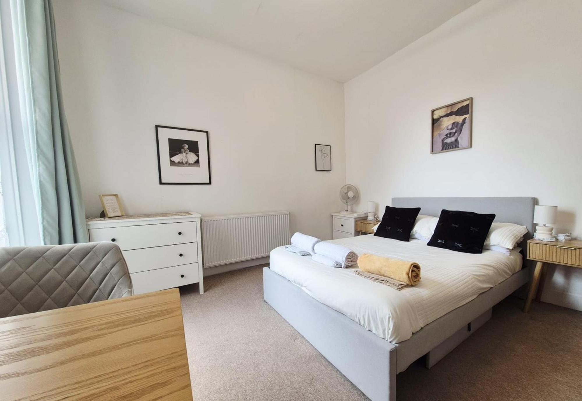Turnpike lane Flat - Stylish and Bright Flat in North London N8 - 5 mins from Piccadilly line station