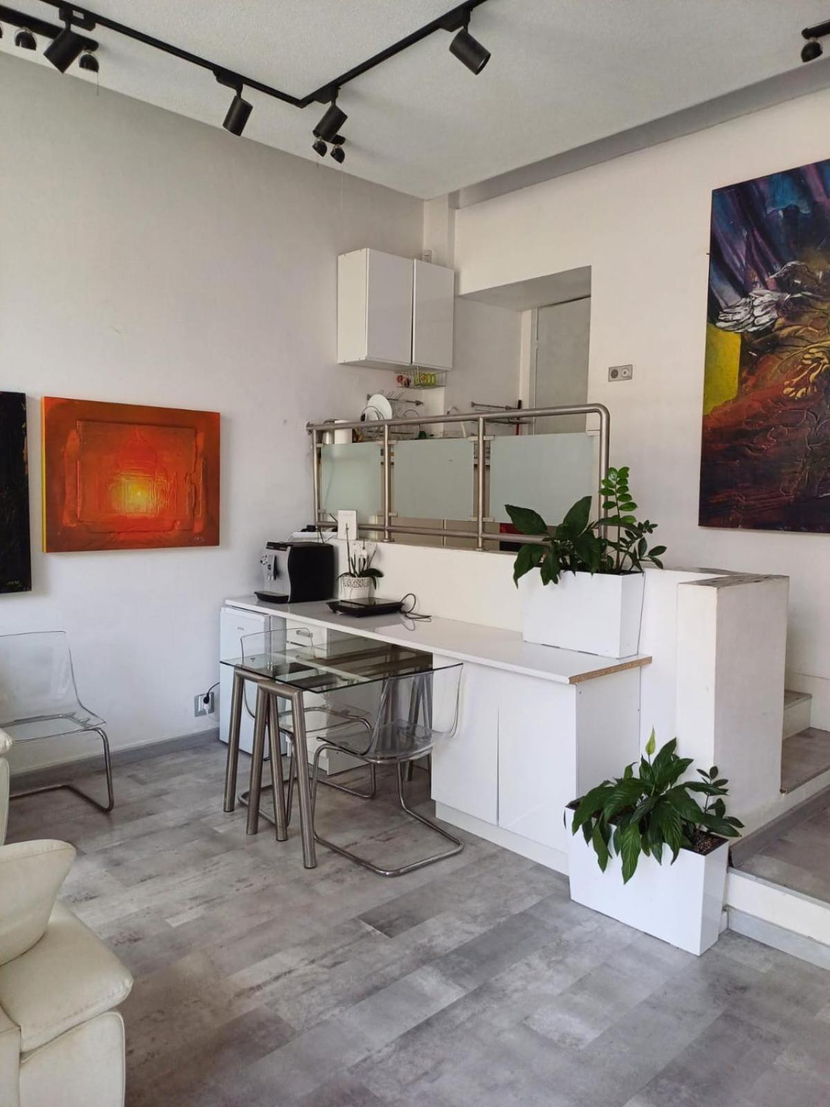 Stay, Work, Meet in Creative Space in Centrum
