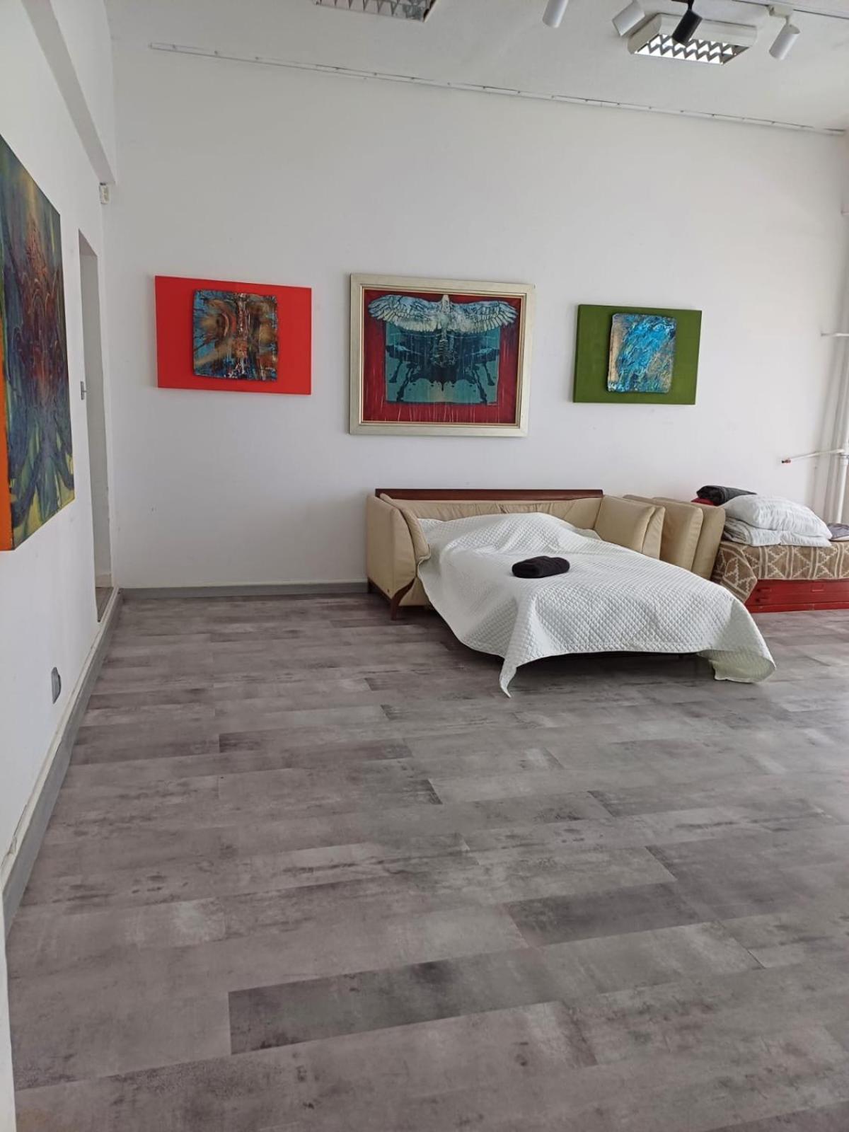 Stay, Work, Meet in Creative Space in Centrum