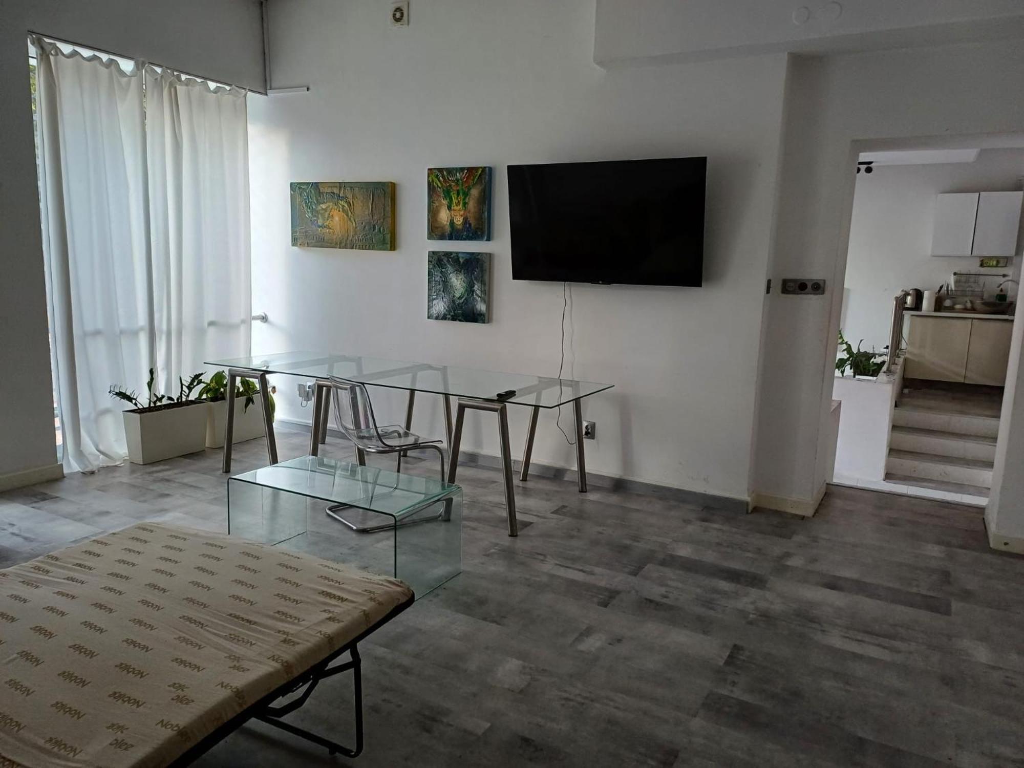 Stay, Work, Meet in Creative Space in Centrum