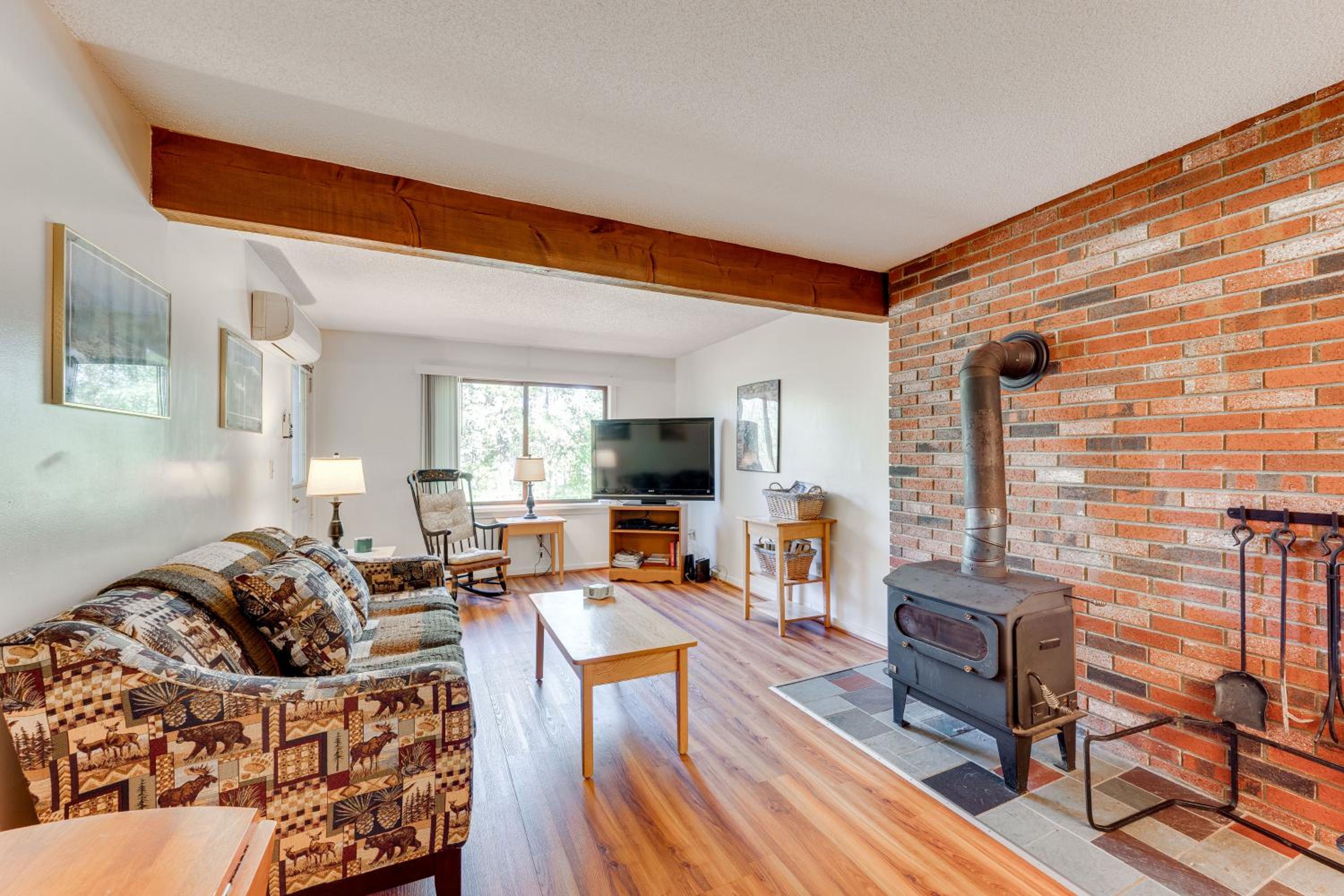 White Mtn Adventure Base! Cozy Bartlett Condo