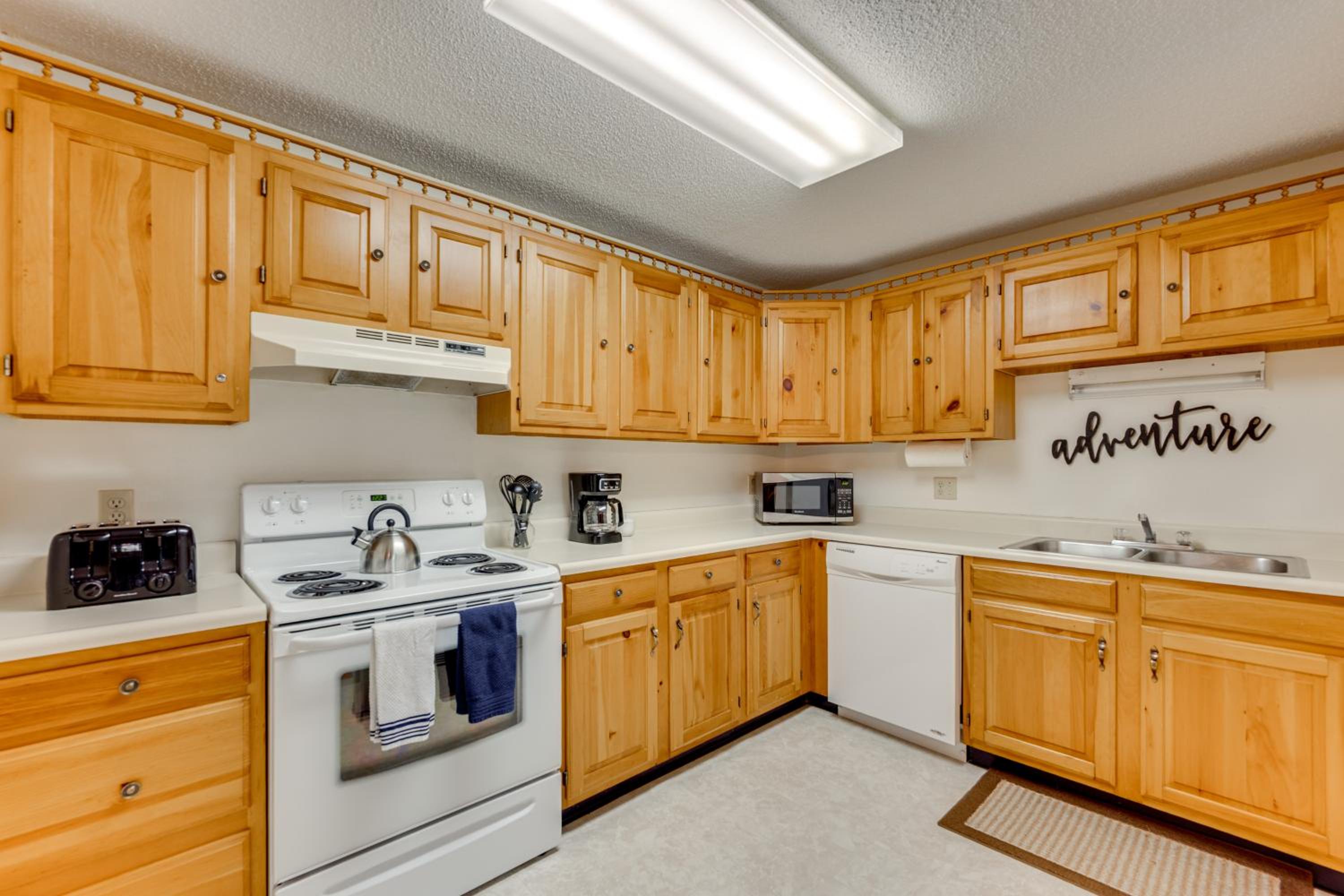 White Mtn Adventure Base! Cozy Bartlett Condo