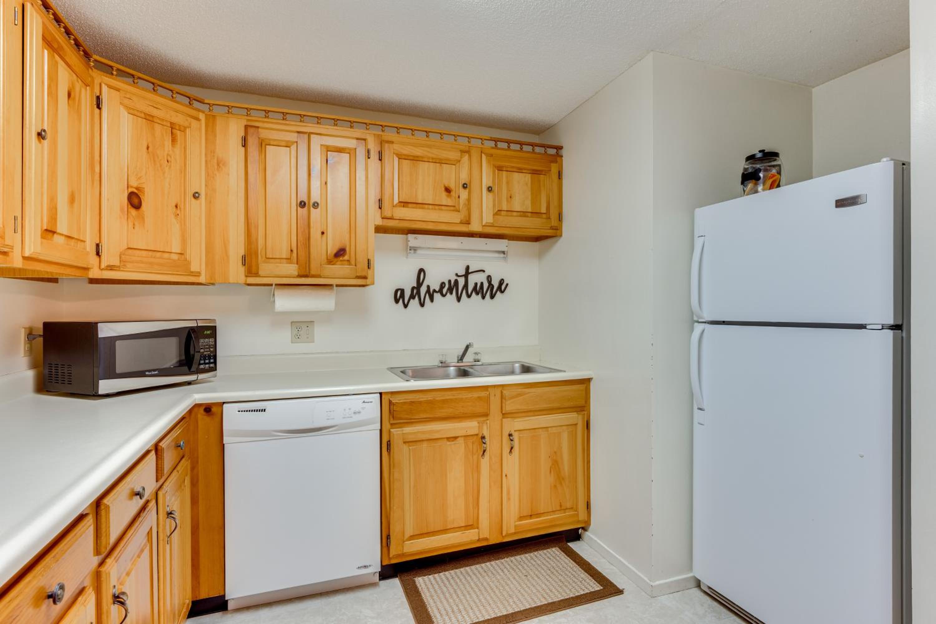 White Mtn Adventure Base! Cozy Bartlett Condo
