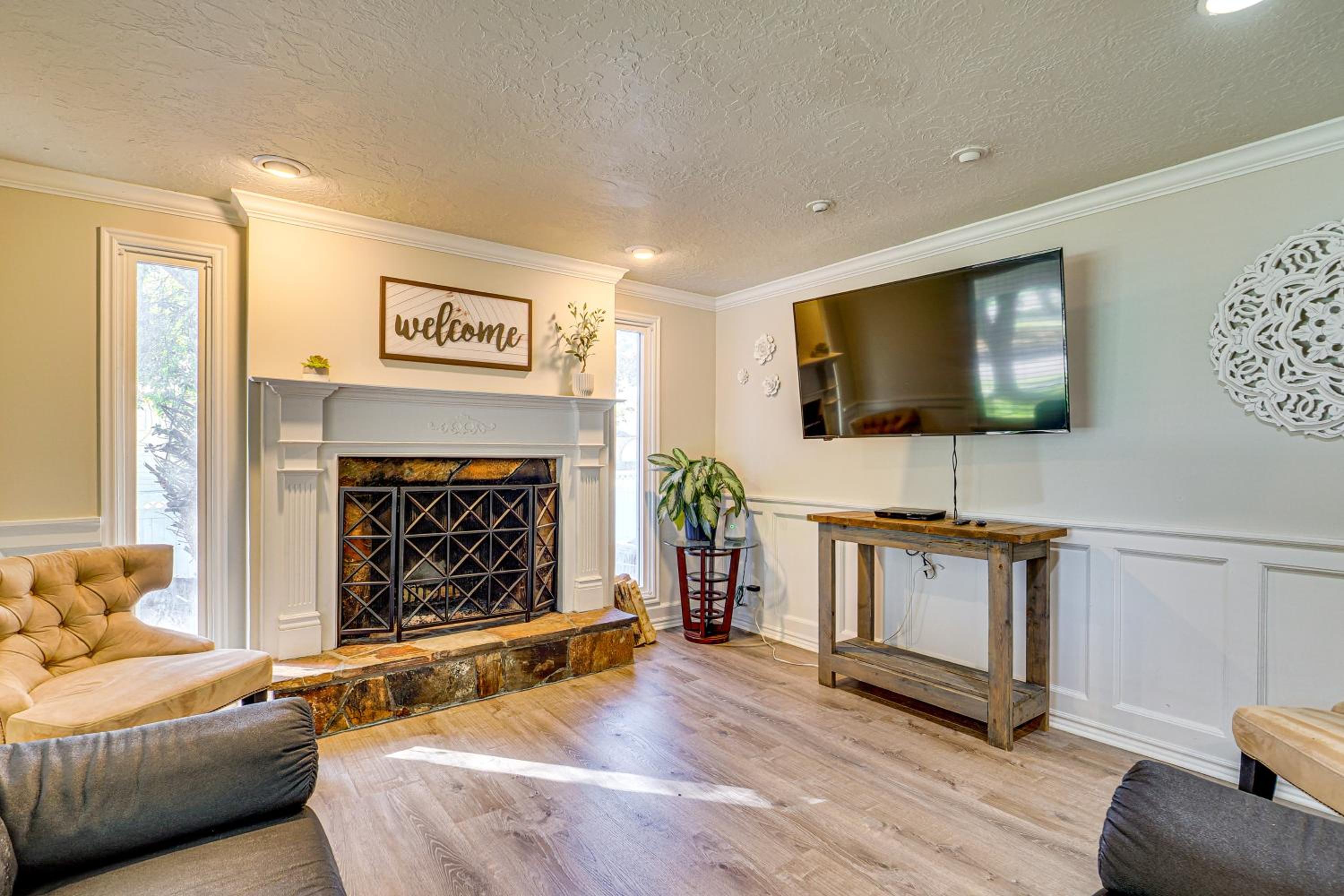 2 Mi to Gardner Village Family Gem with Fenced Yard