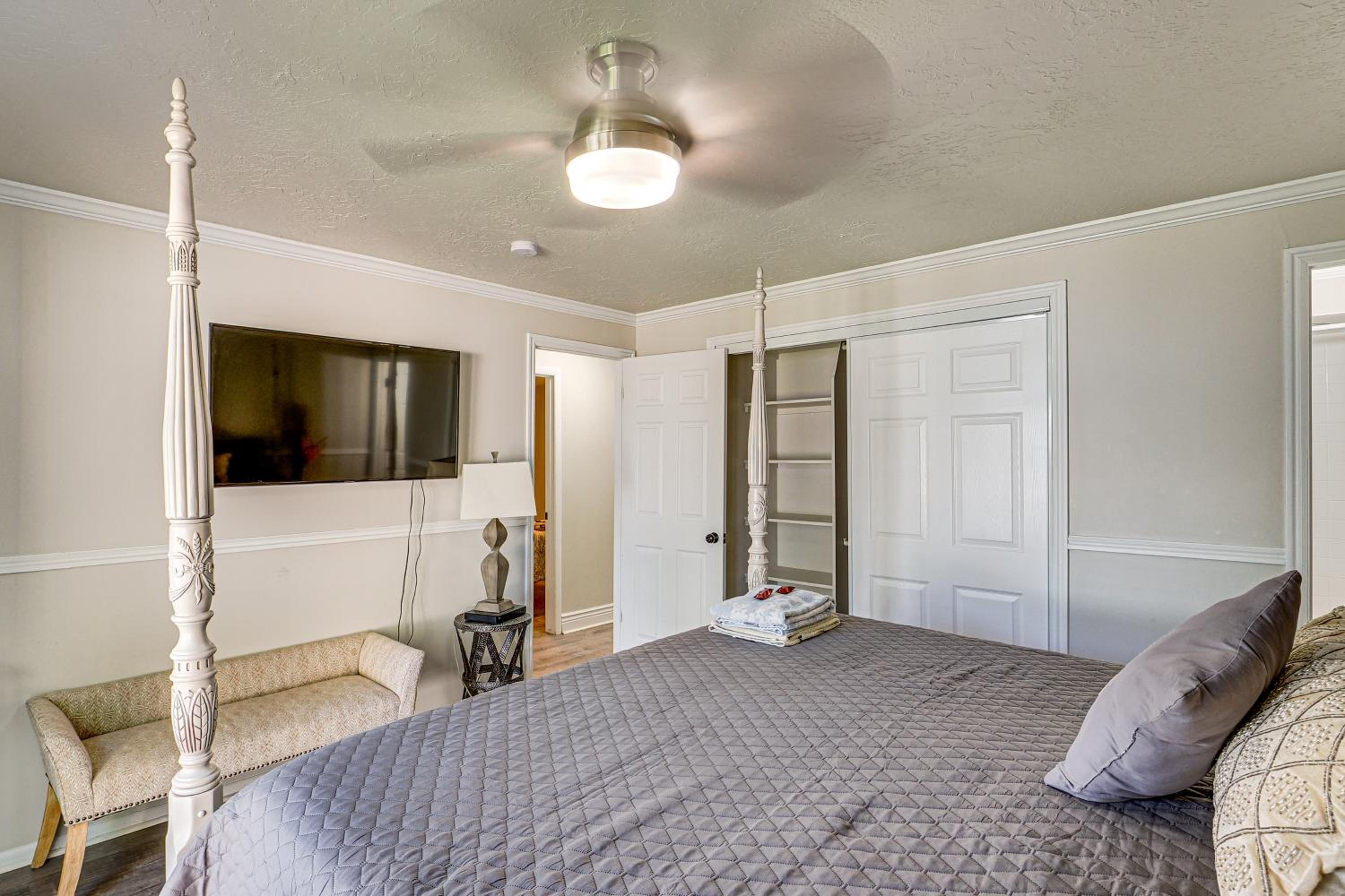 2 Mi to Gardner Village Family Gem with Fenced Yard