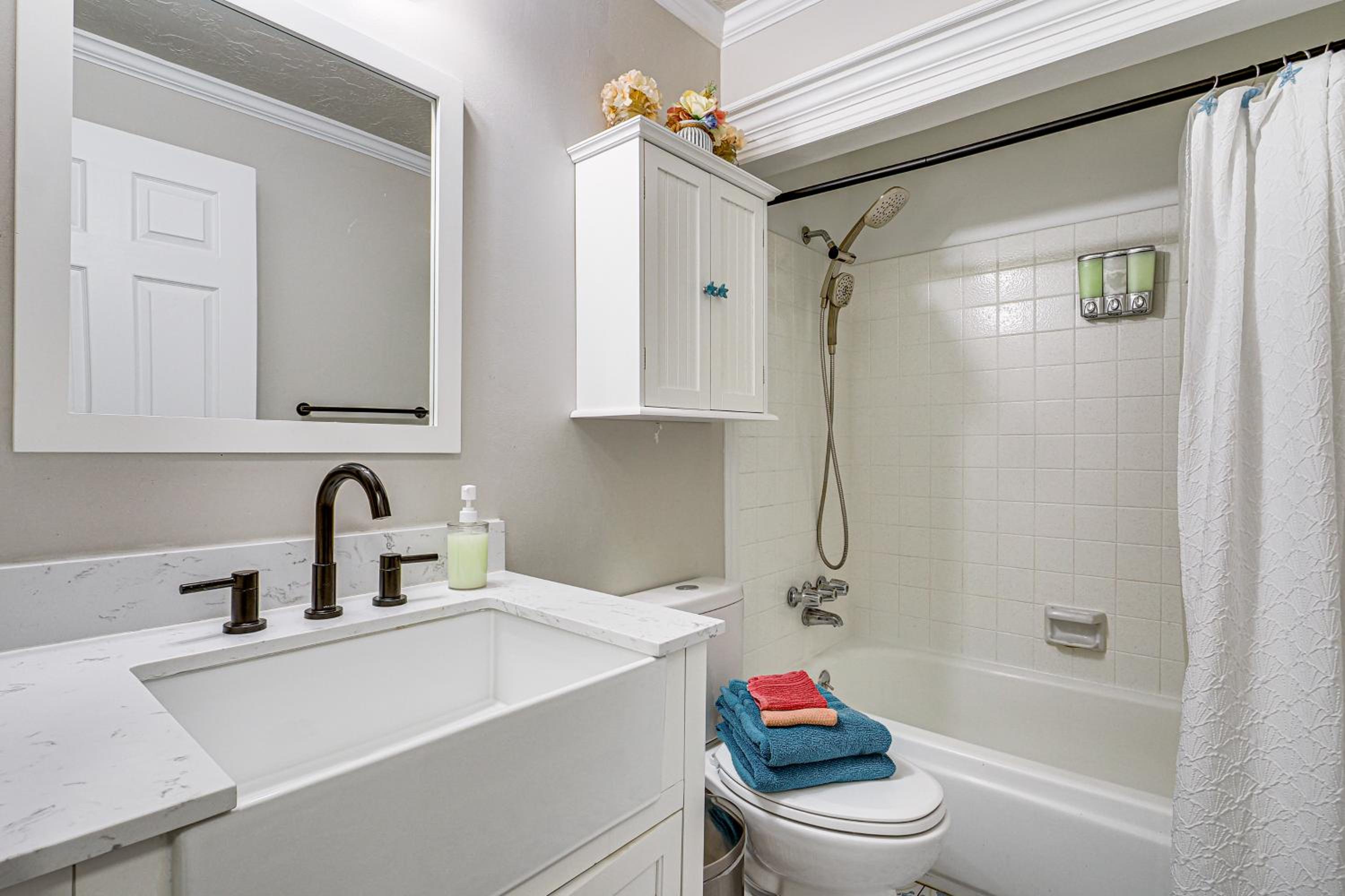 2 Mi to Gardner Village Family Gem with Fenced Yard