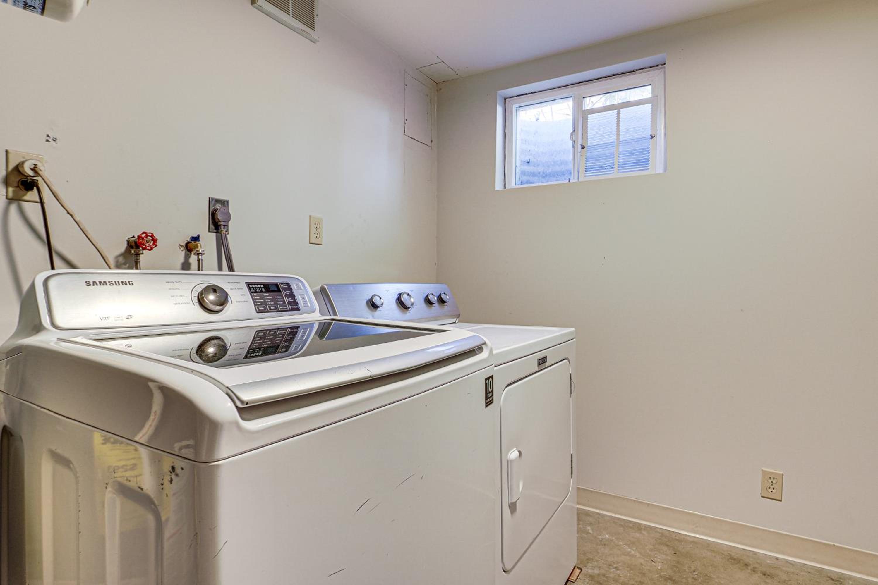 2 Mi to Gardner Village Family Gem with Fenced Yard