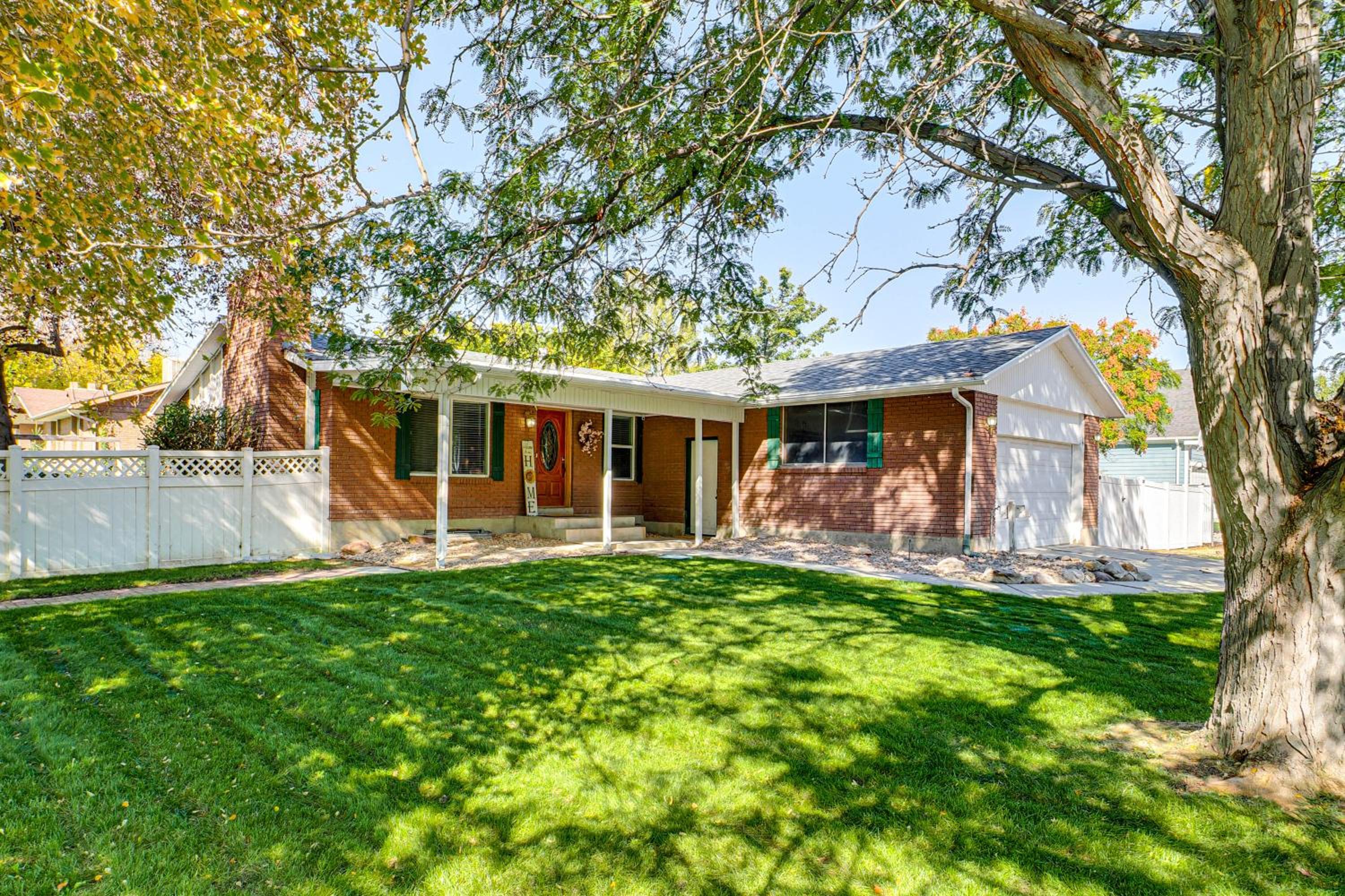 2 Mi to Gardner Village Family Gem with Fenced Yard