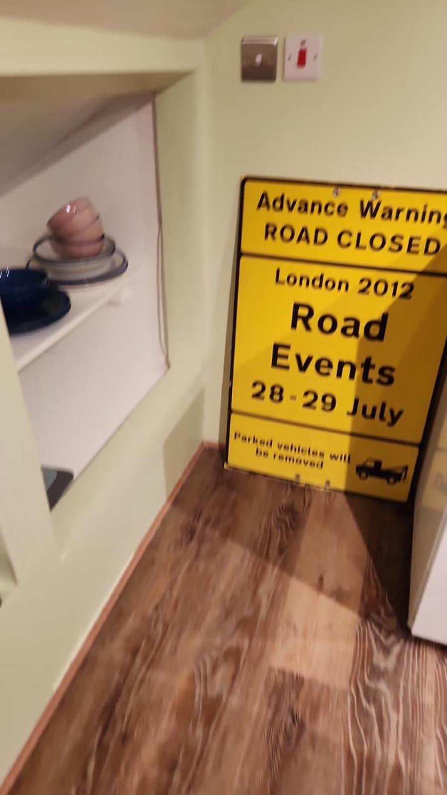 Cosy Suite with Private Access in London Putney