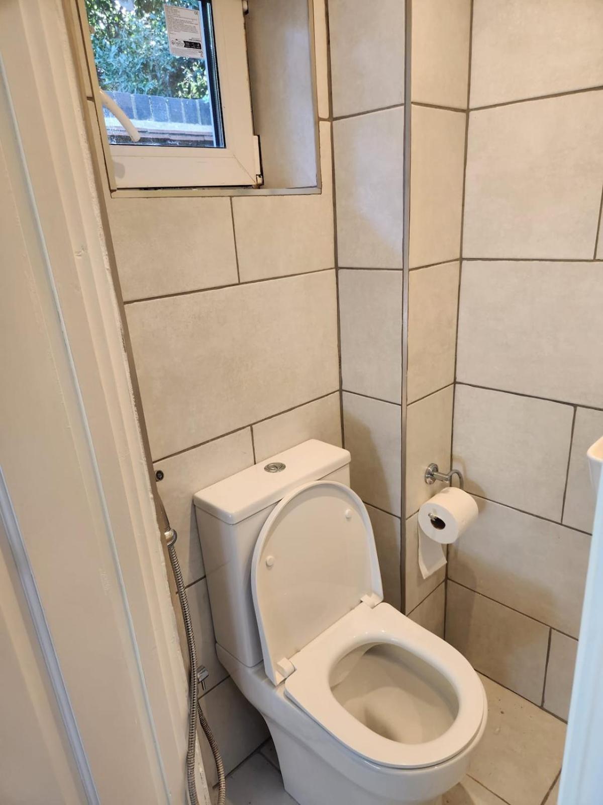 Cosy Suite with Private Access in London Putney